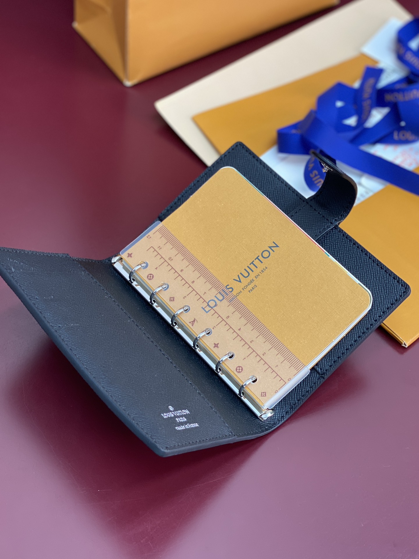 R20005 水波纹黑 芯片版！小号活页记事本封面、这款小型记事本封套以 Monogram帆布制造，可放