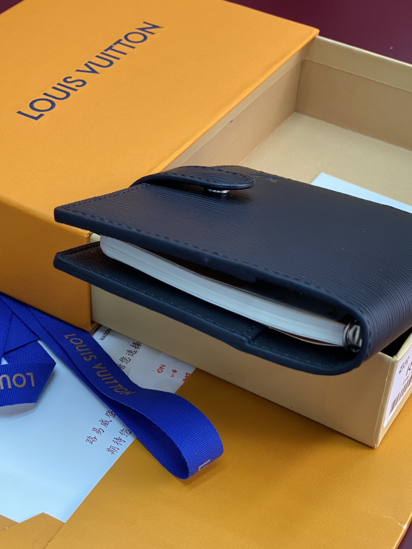 R20005 水波纹黑 芯片版！小号活页记事本封面、这款小型记事本封套以 Monogram帆布制造，可放