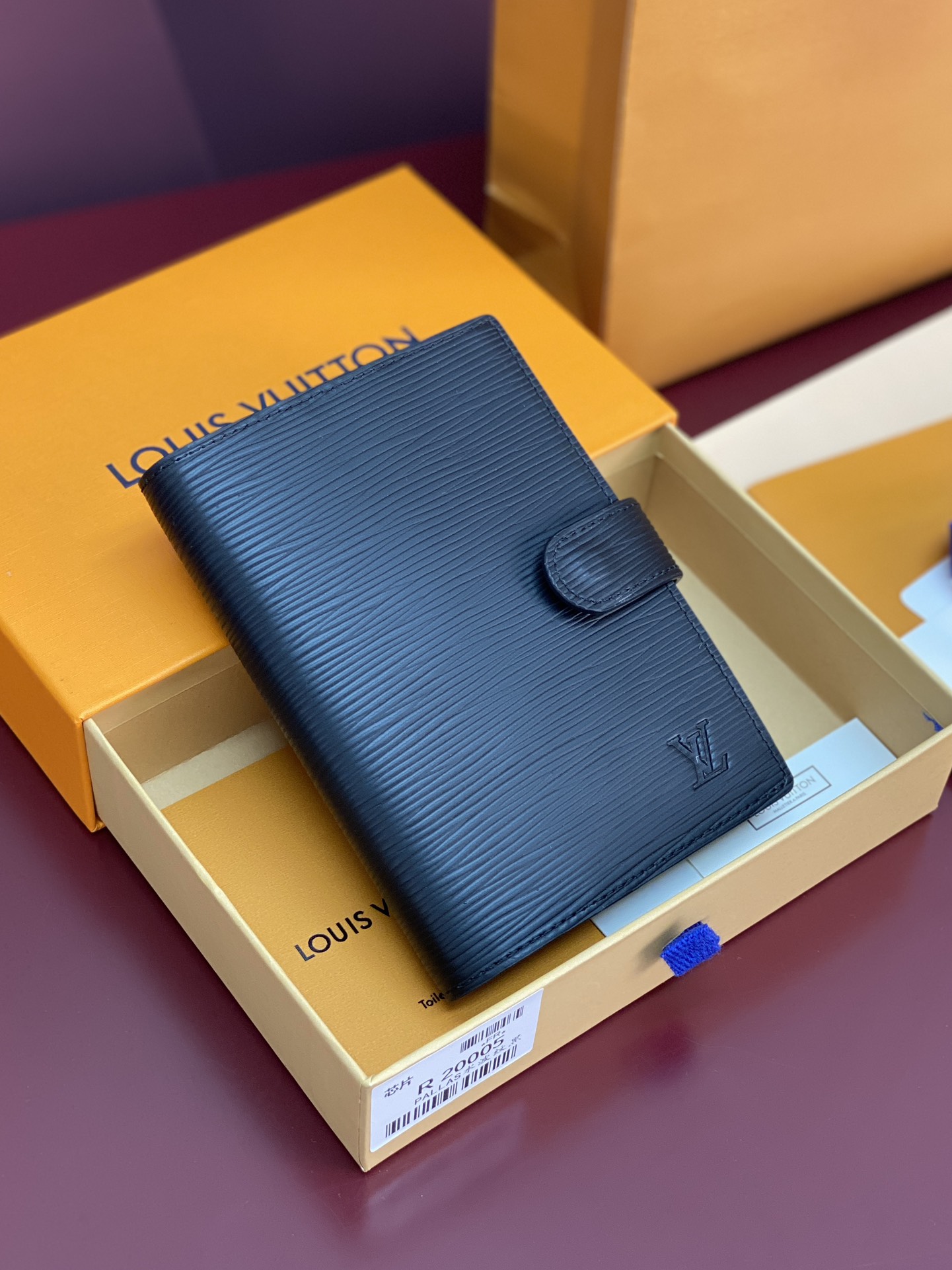 R20005 水波纹黑 芯片版！小号活页记事本封面、这款小型记事本封套以 Monogram帆布制造，可放