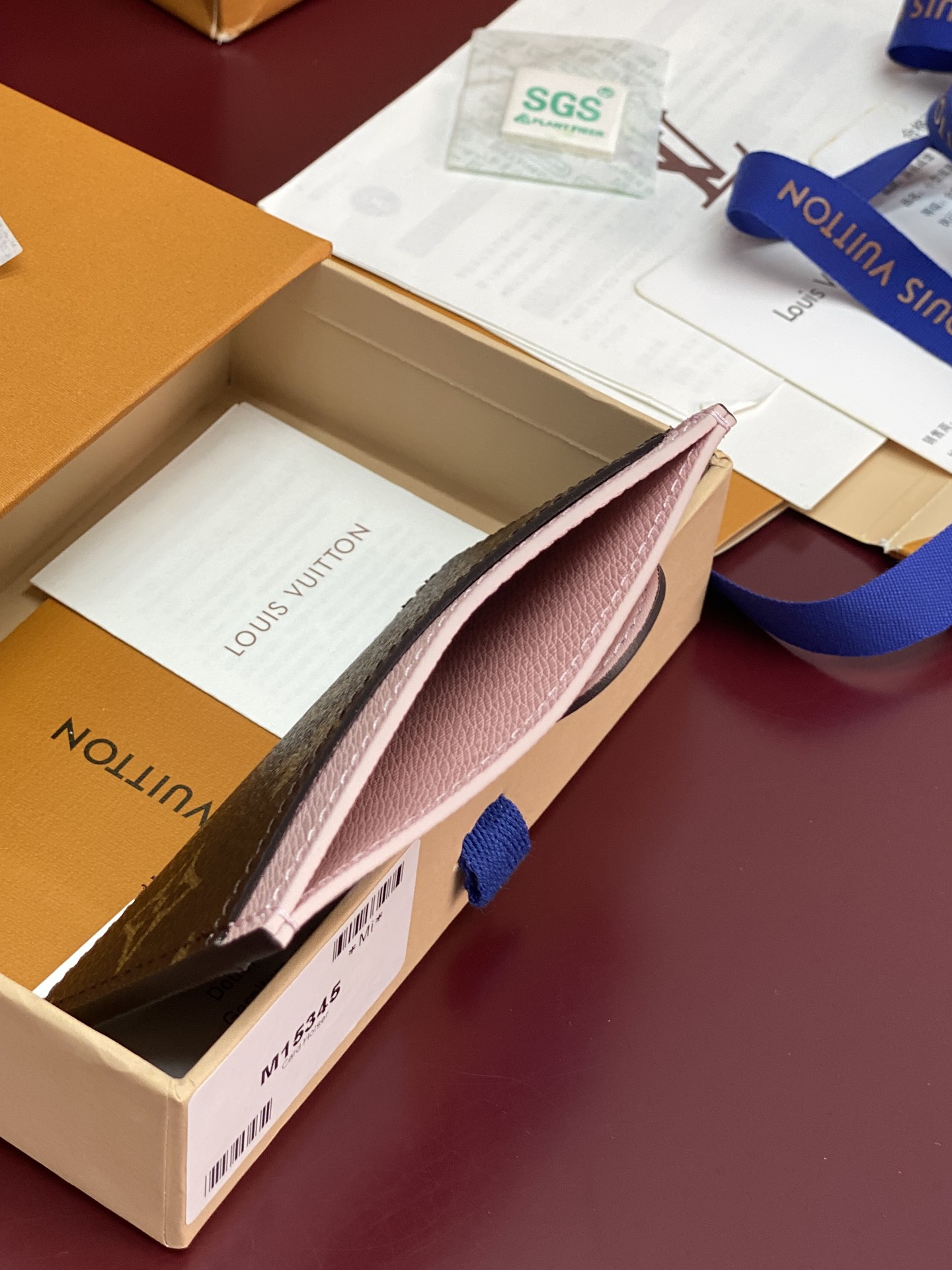 M15345 圣诞款！(高品质⚠️)卡夹、本款 Vivienne 卡夹为 Monogram 帆布顶部融入