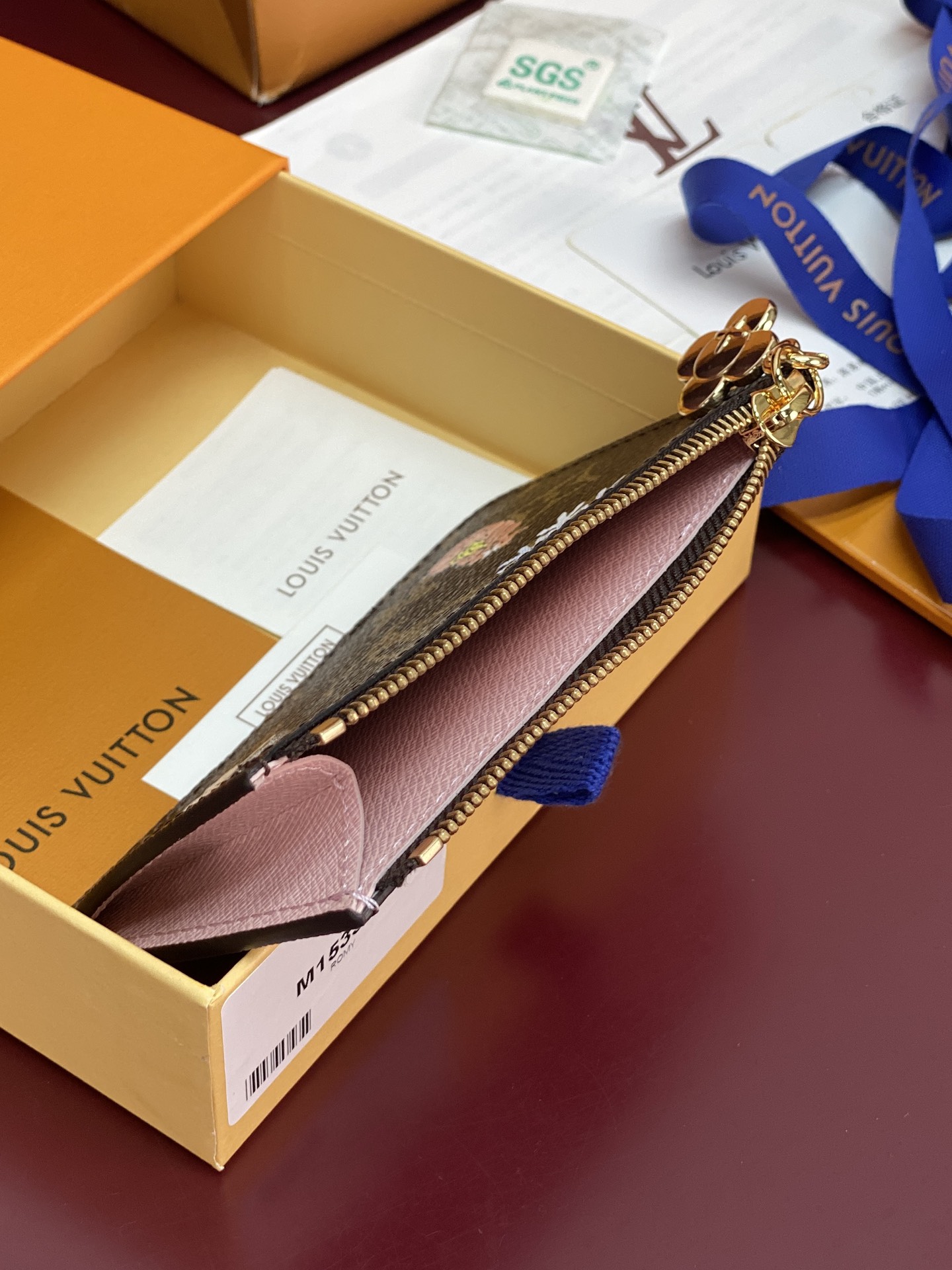 M15333 圣诞款！(高品质⚠️)ROMY 卡夹、本款 Romy 卡夹演绎 Vivenne Winte