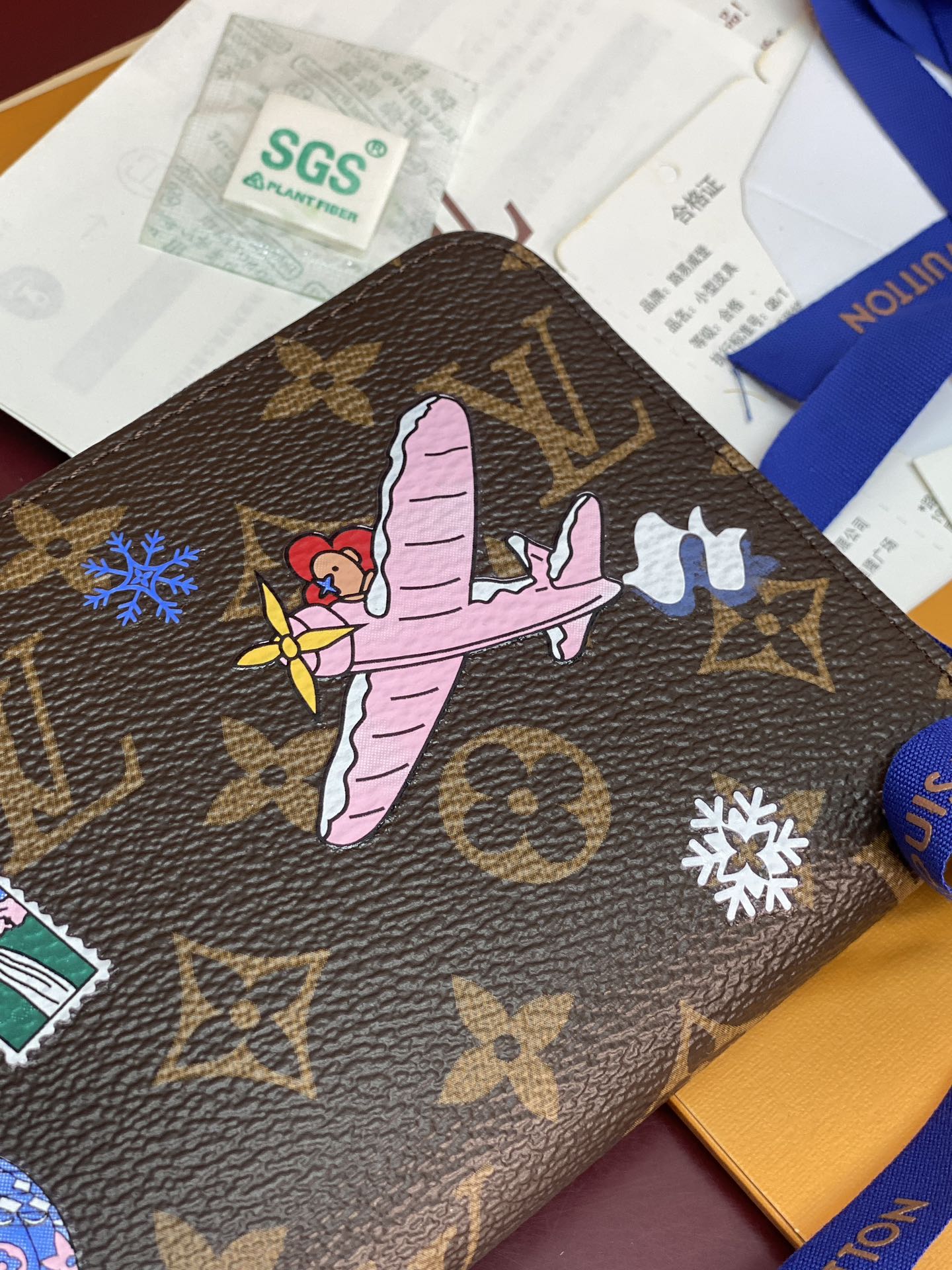 M26256 圣诞款！(高品质⚠️) ZIPPY 拉链钱夹。Zippy拉链钱夹致敬路易威登旅行和制作旅行