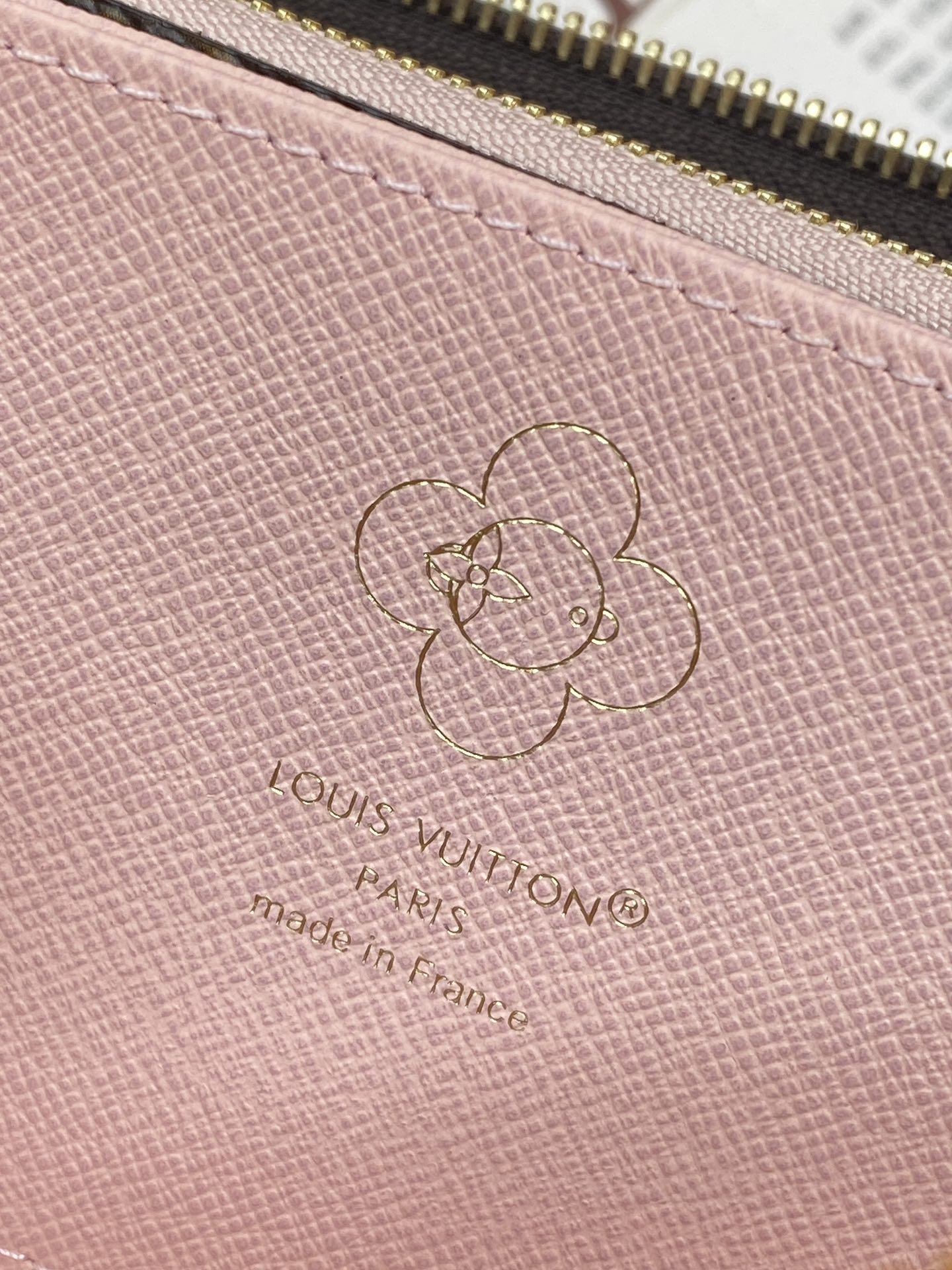 M26256 圣诞款！(高品质⚠️) ZIPPY 拉链钱夹。Zippy拉链钱夹致敬路易威登旅行和制作旅行