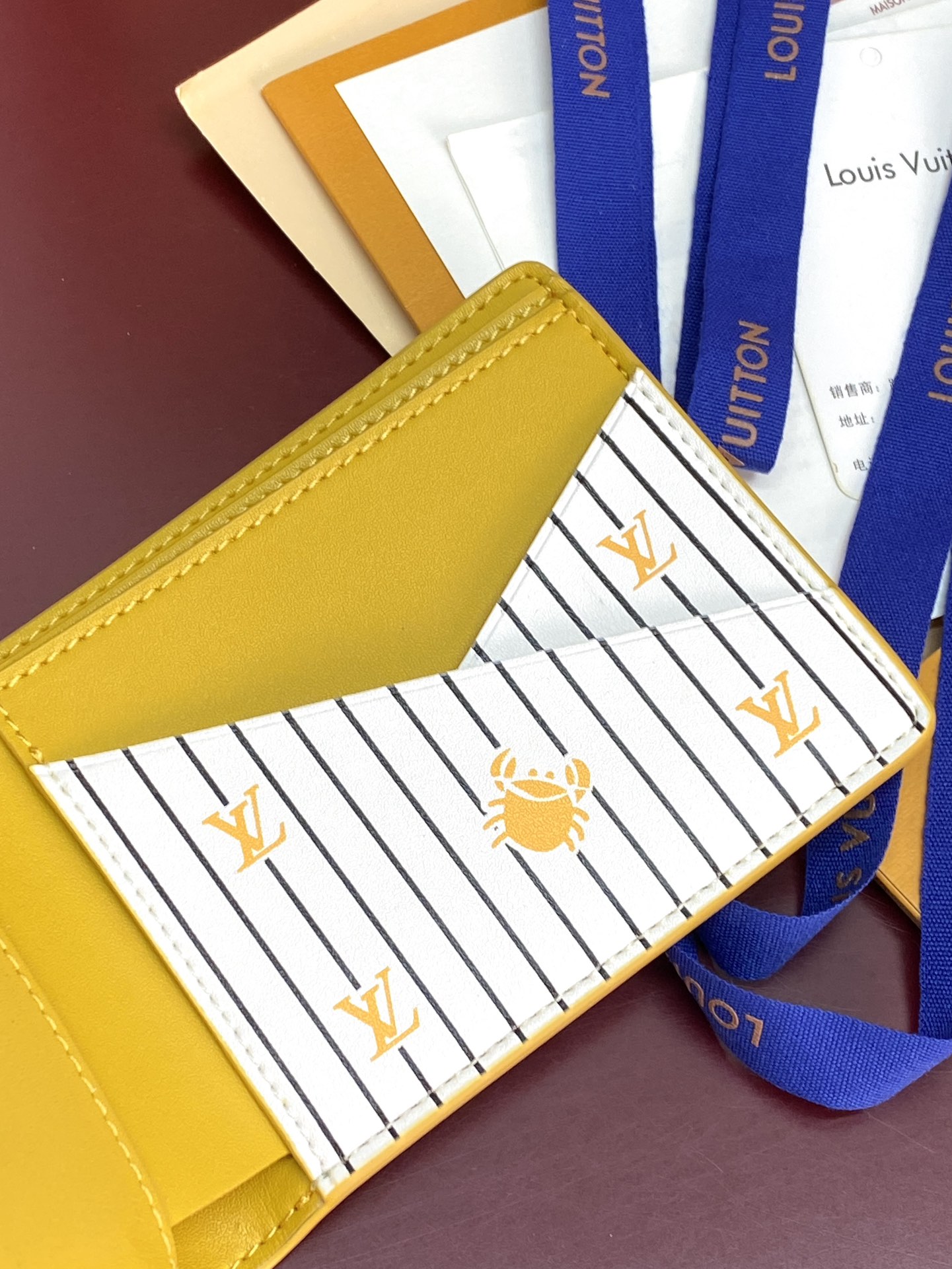 M25801 黄色！🦀MULTIPLE 钱夹、本款 Multiple 钱夹为 Epi 牛皮革压印别致肌理