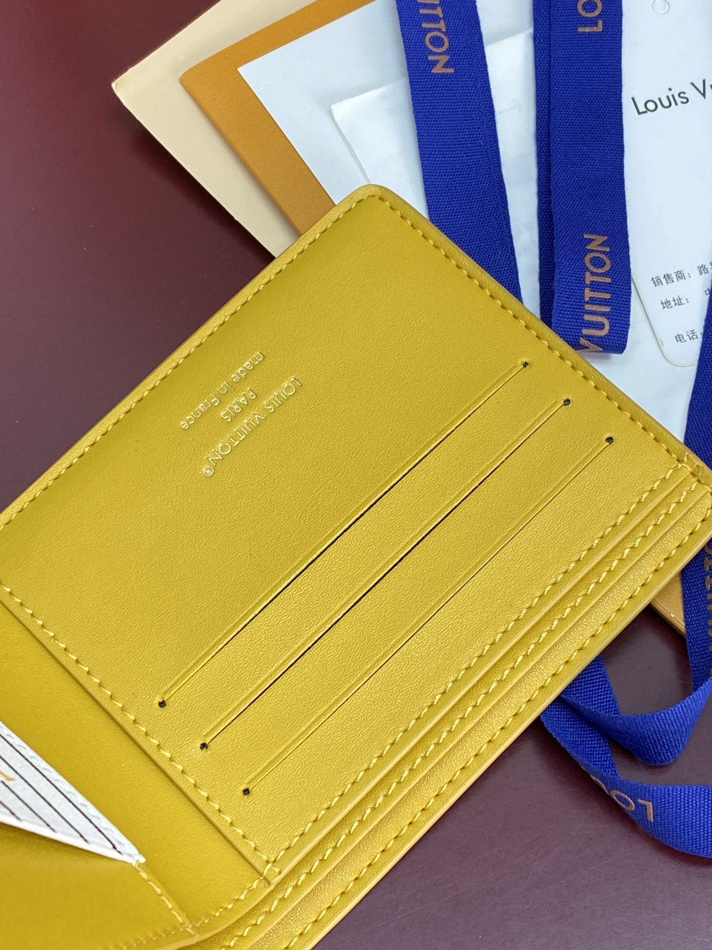 M25801 黄色！🦀MULTIPLE 钱夹、本款 Multiple 钱夹为 Epi 牛皮革压印别致肌理