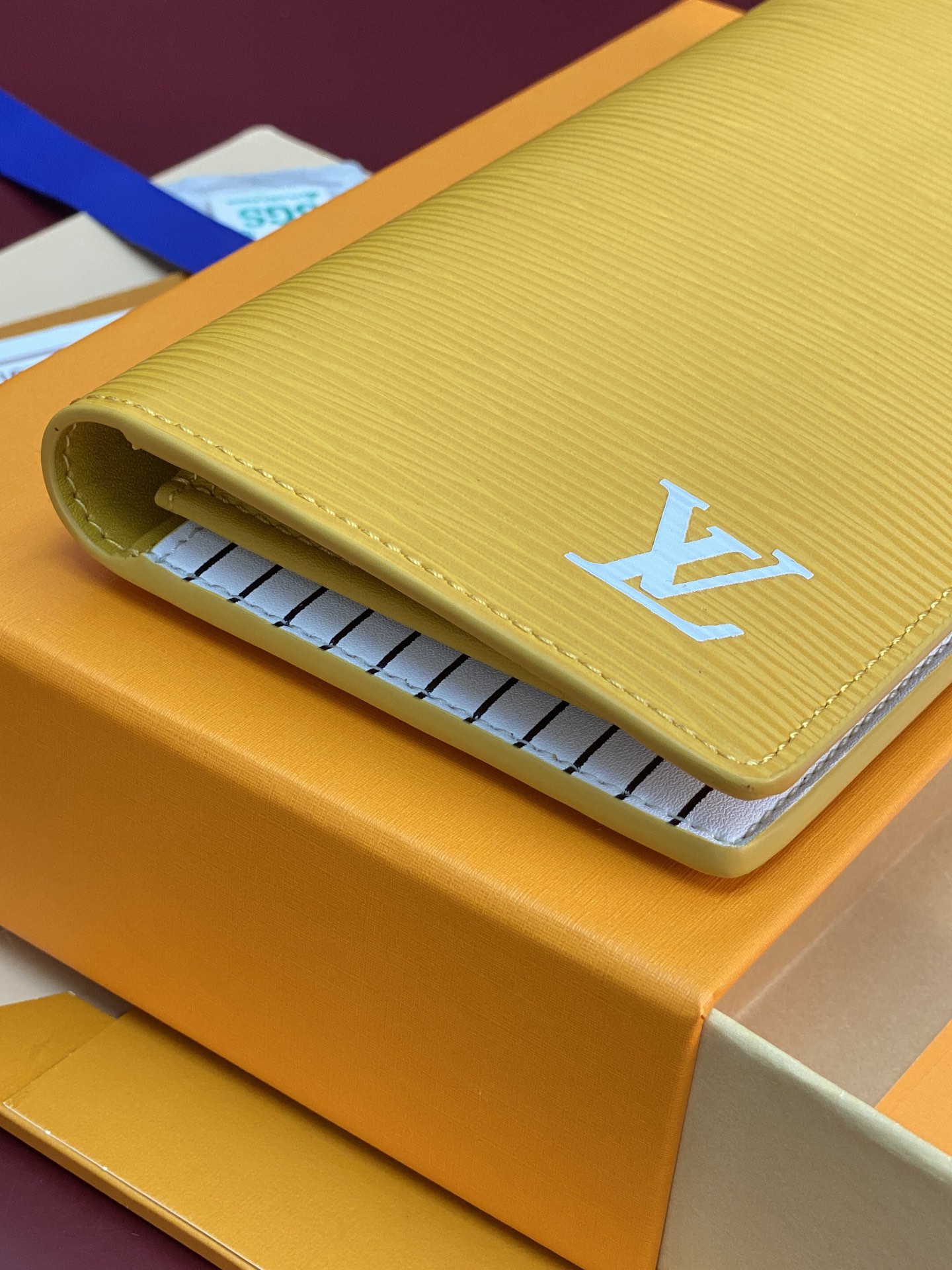 M25800 黄色！🦀 水波纹长夹！Brazza 钱夹含有多个信用卡槽和纸币个隔层 非常实用 优雅柔软的