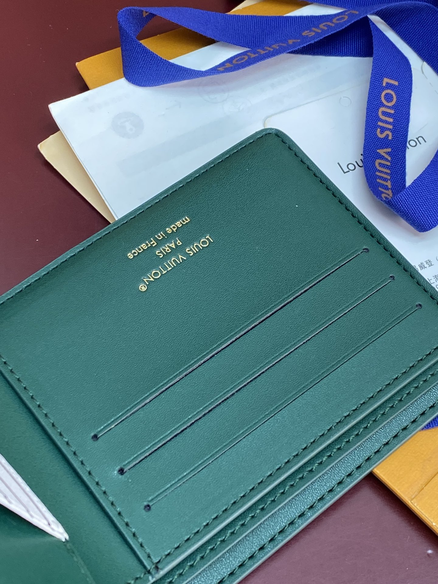 M25801 绿色！🐸MULTIPLE 钱夹、本款 Multiple 钱夹为 Epi 牛皮革压印别致肌理