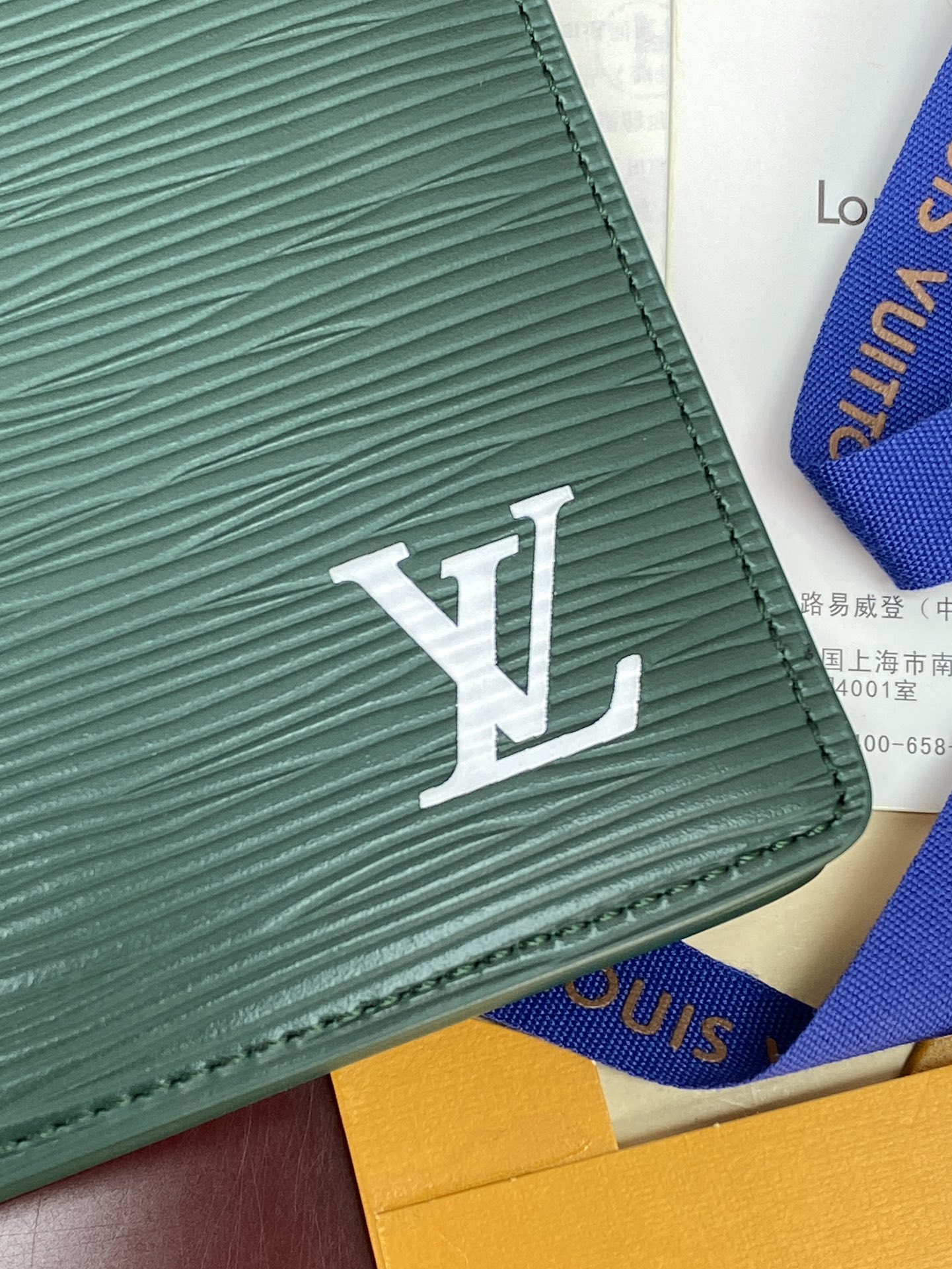 M25800 绿色！🐸水波纹长夹！Brazza 钱夹含有多个信用卡槽和纸币个隔层 非常实用 优雅柔软的E