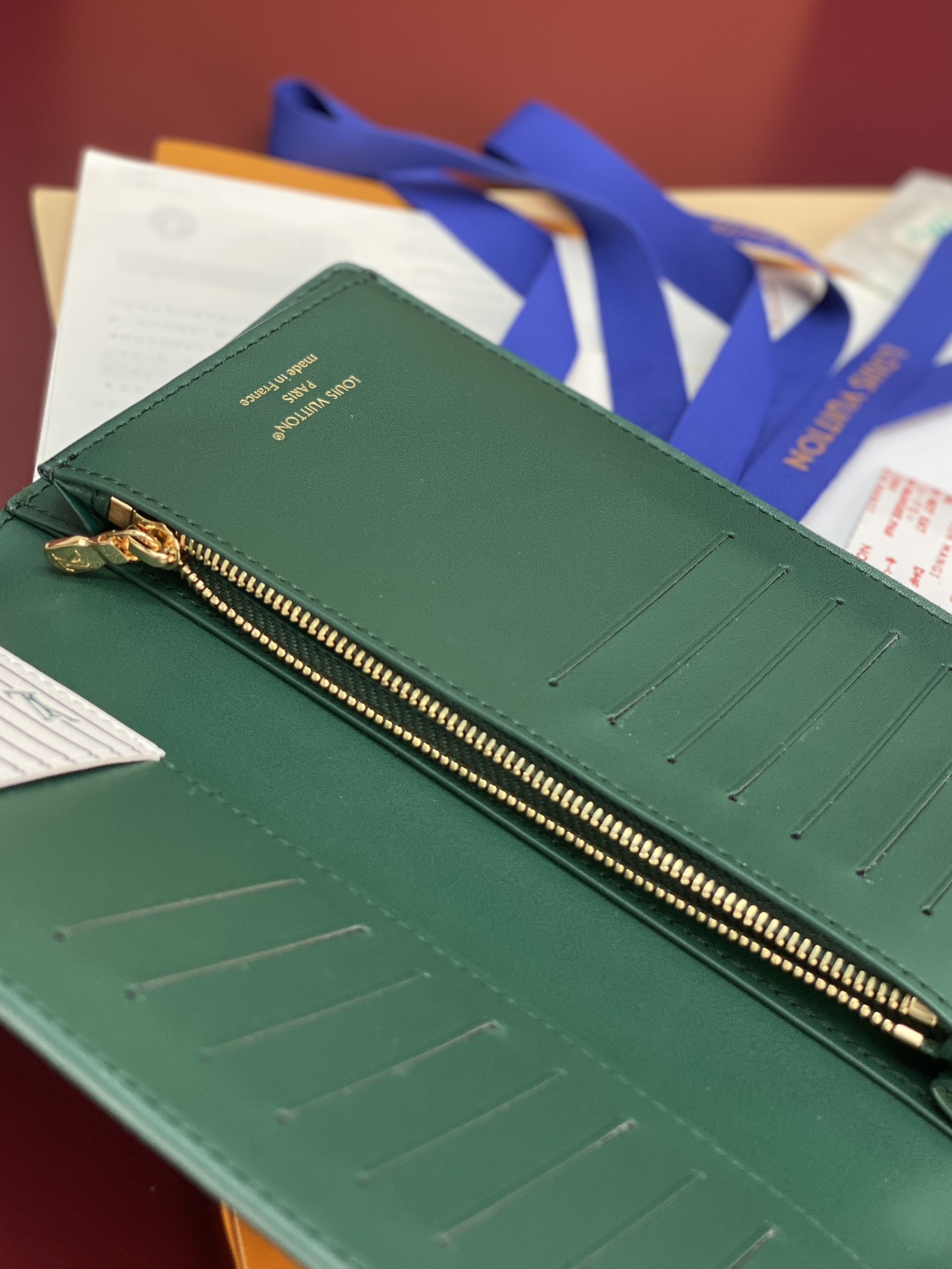 M25800 绿色！🐸水波纹长夹！Brazza 钱夹含有多个信用卡槽和纸币个隔层 非常实用 优雅柔软的E