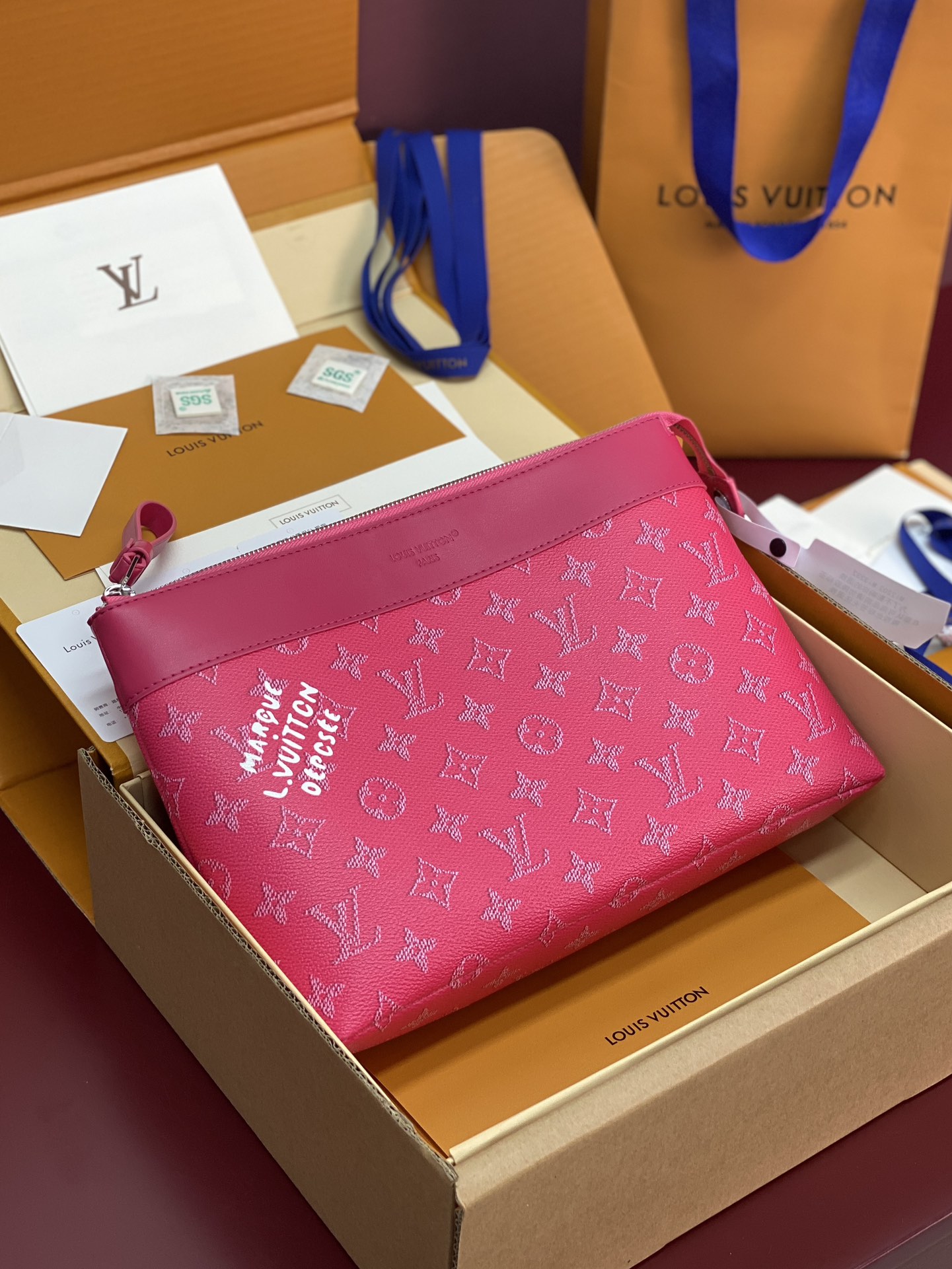 升级版本⚠️M12665 枚红色！POCHETTE VOYAGE SOUPLE 手拿包 Pochette