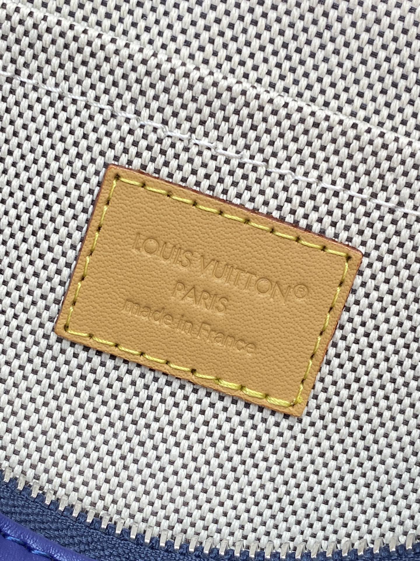 升级版本⚠️M12665 蓝色！POCHETTE VOYAGE SOUPLE 手拿包 Pochette 