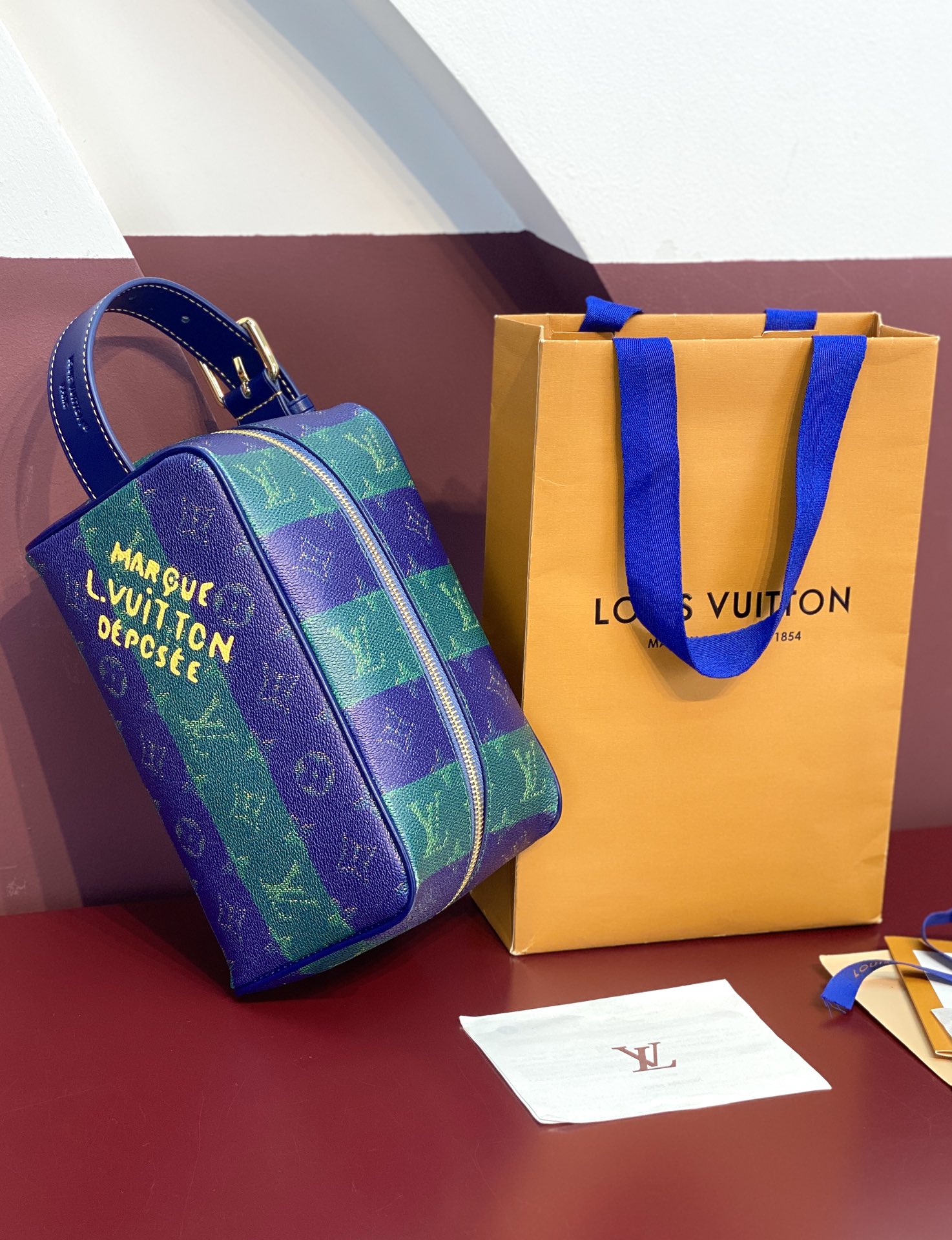 M25902 蓝条纹！芯版版！LOCKER DOPP KIT 盥洗袋取材 Pharrell Willia