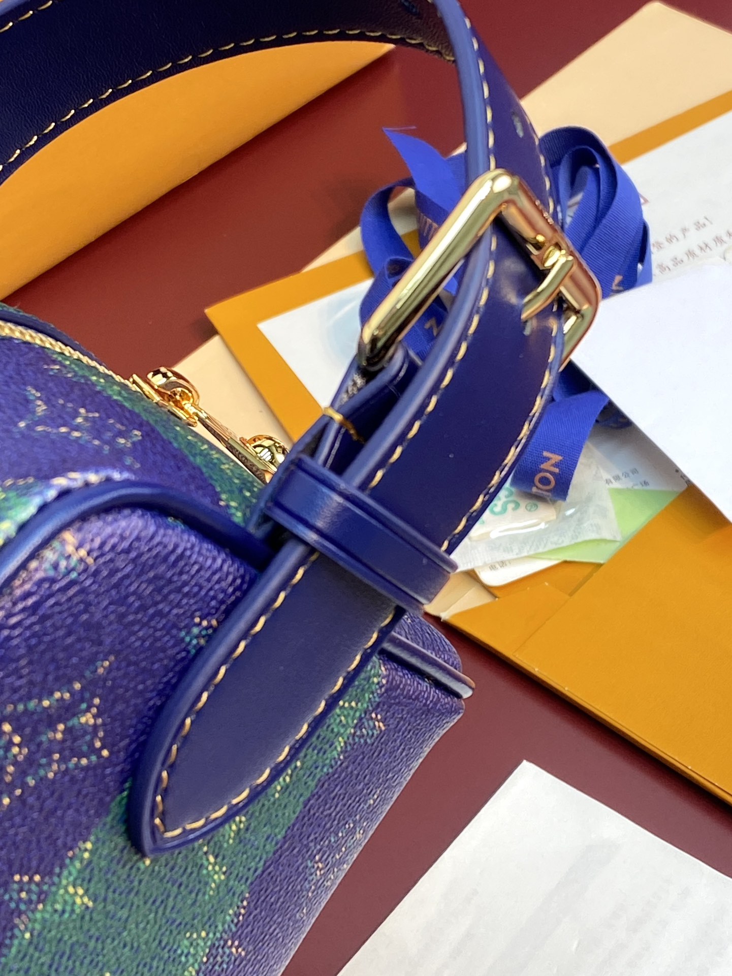 M25902 蓝条纹！芯版版！LOCKER DOPP KIT 盥洗袋取材 Pharrell Willia