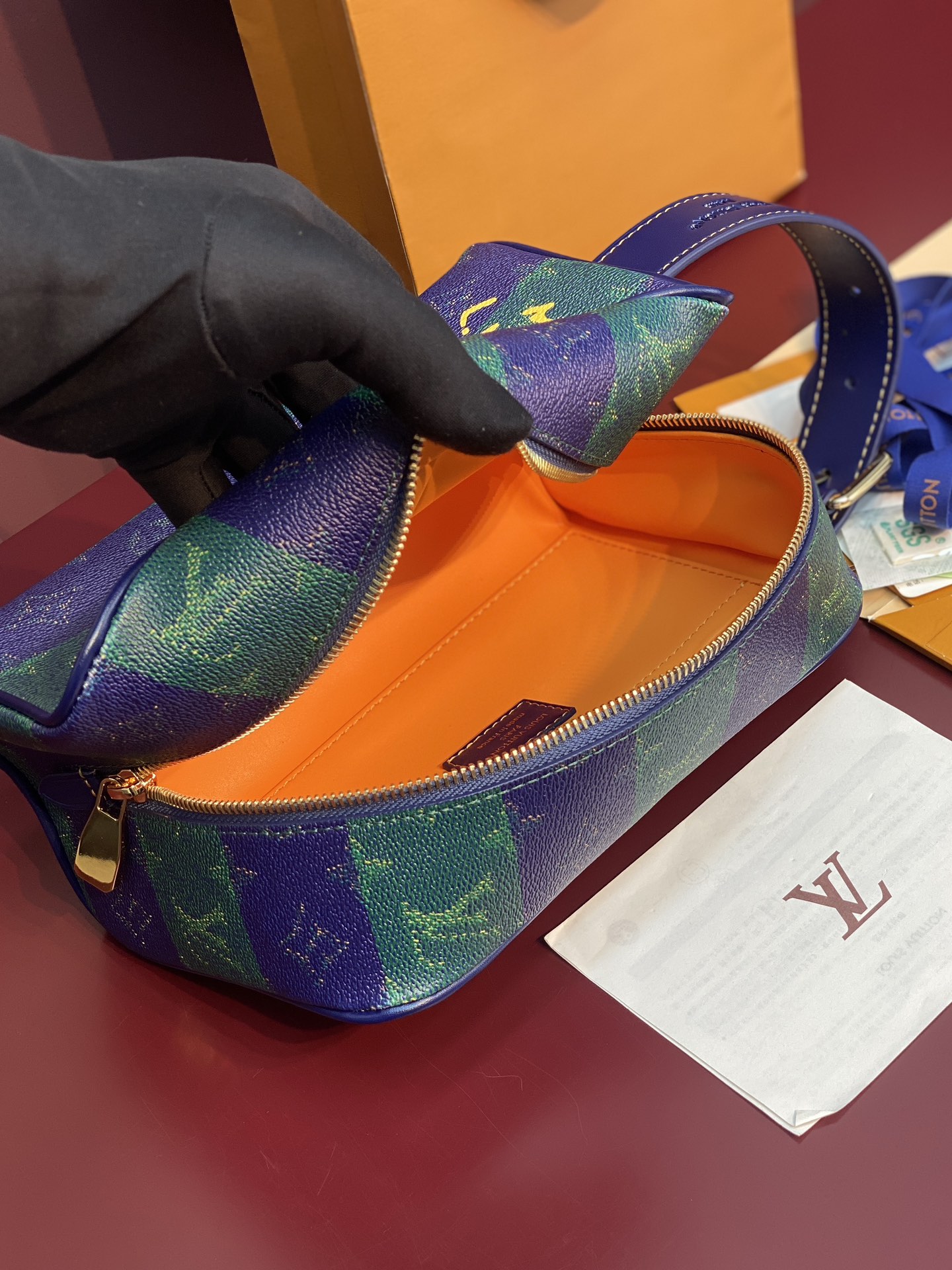 M25902 蓝条纹！芯版版！LOCKER DOPP KIT 盥洗袋取材 Pharrell Willia