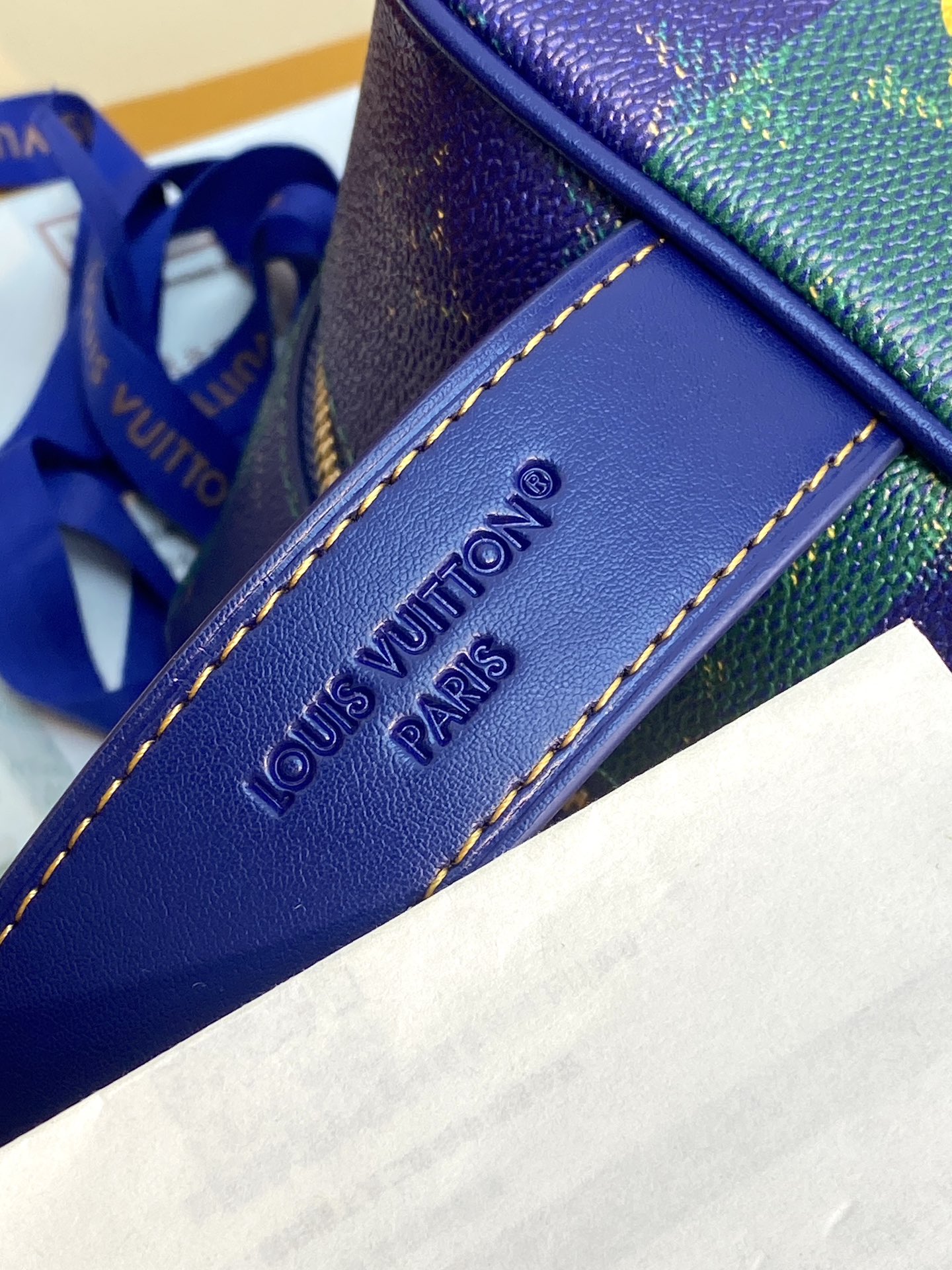 M25902 蓝条纹！芯版版！LOCKER DOPP KIT 盥洗袋取材 Pharrell Willia