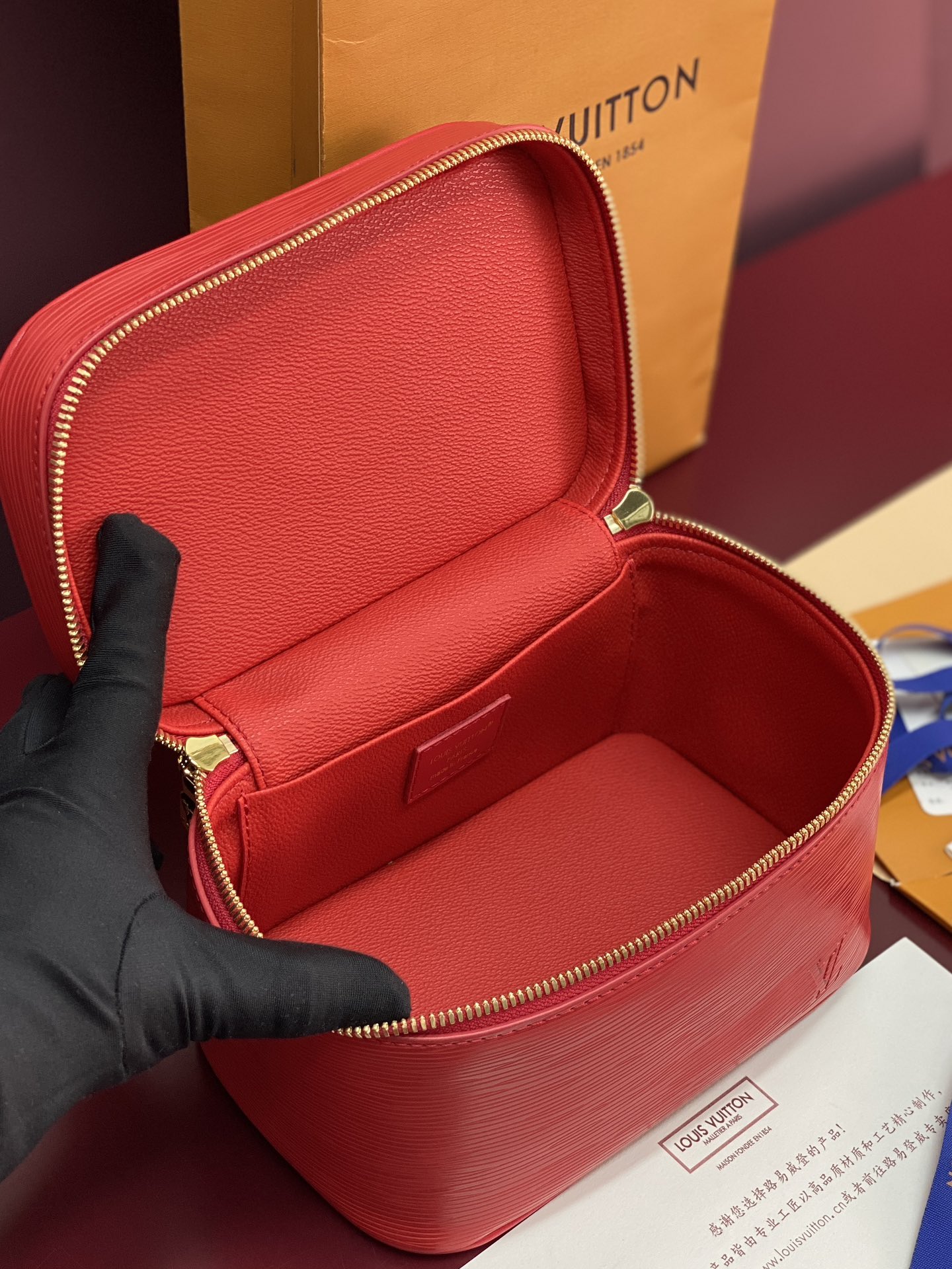 M25856 红色 中号！水波纹化妆包 当季新款 NICE NANO 化妆包 本款 Nice Nano 