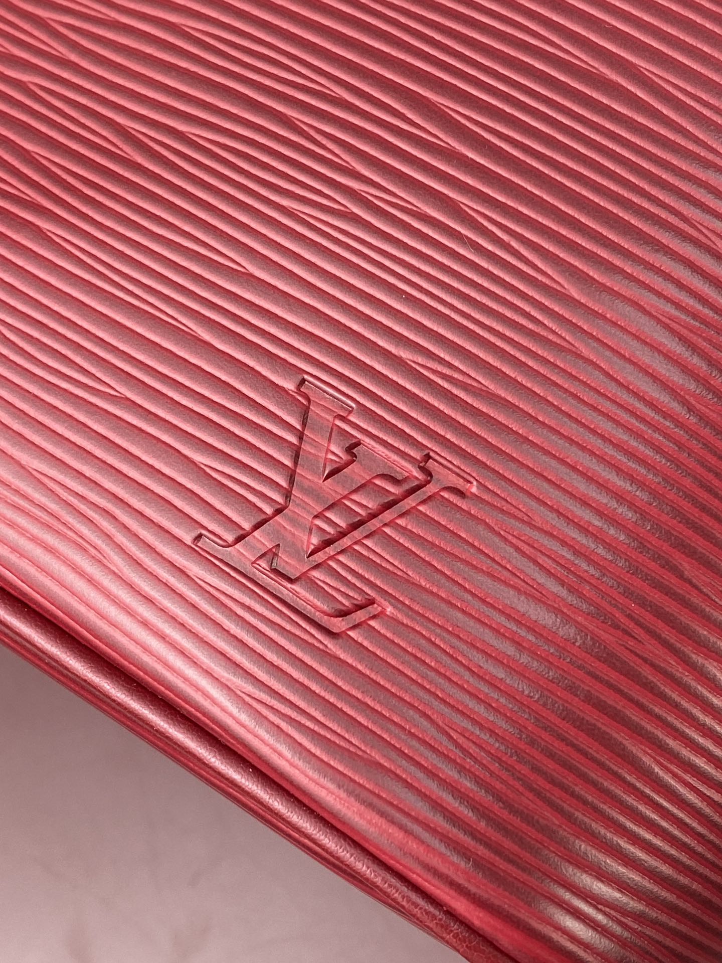 M25856 紫色 中号！水波纹化妆包 当季新款 NICE NANO 化妆包 本款 Nice Nano 