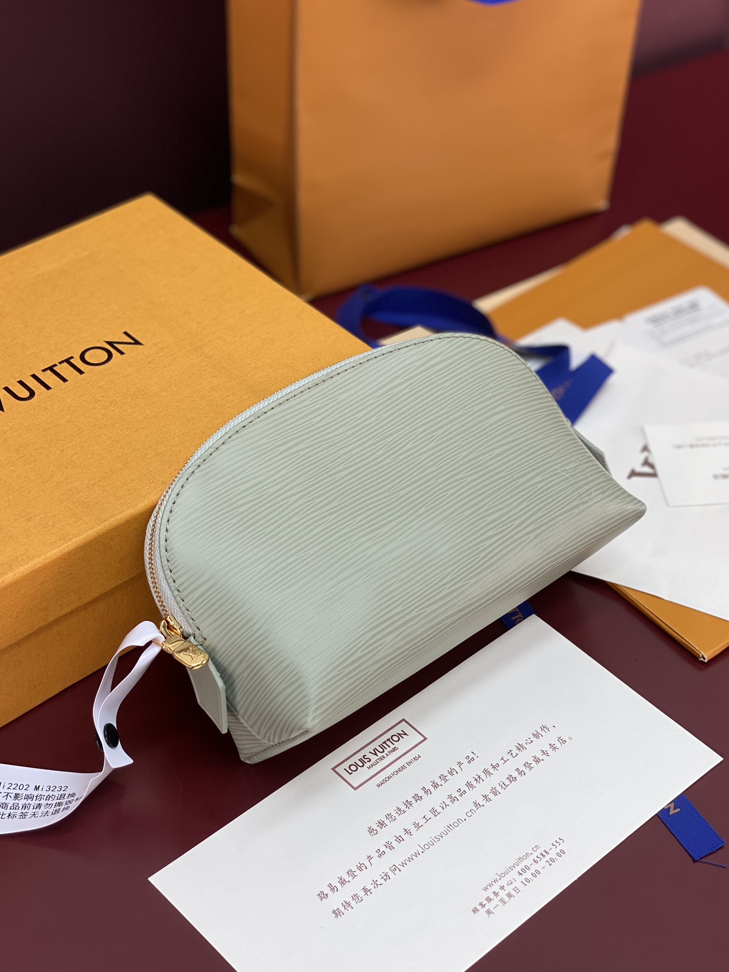 M15198 浅绿色 水波纹化妆包 当季新款 POCHETTE COSMÉTIQUE 小号化妆包 本款 