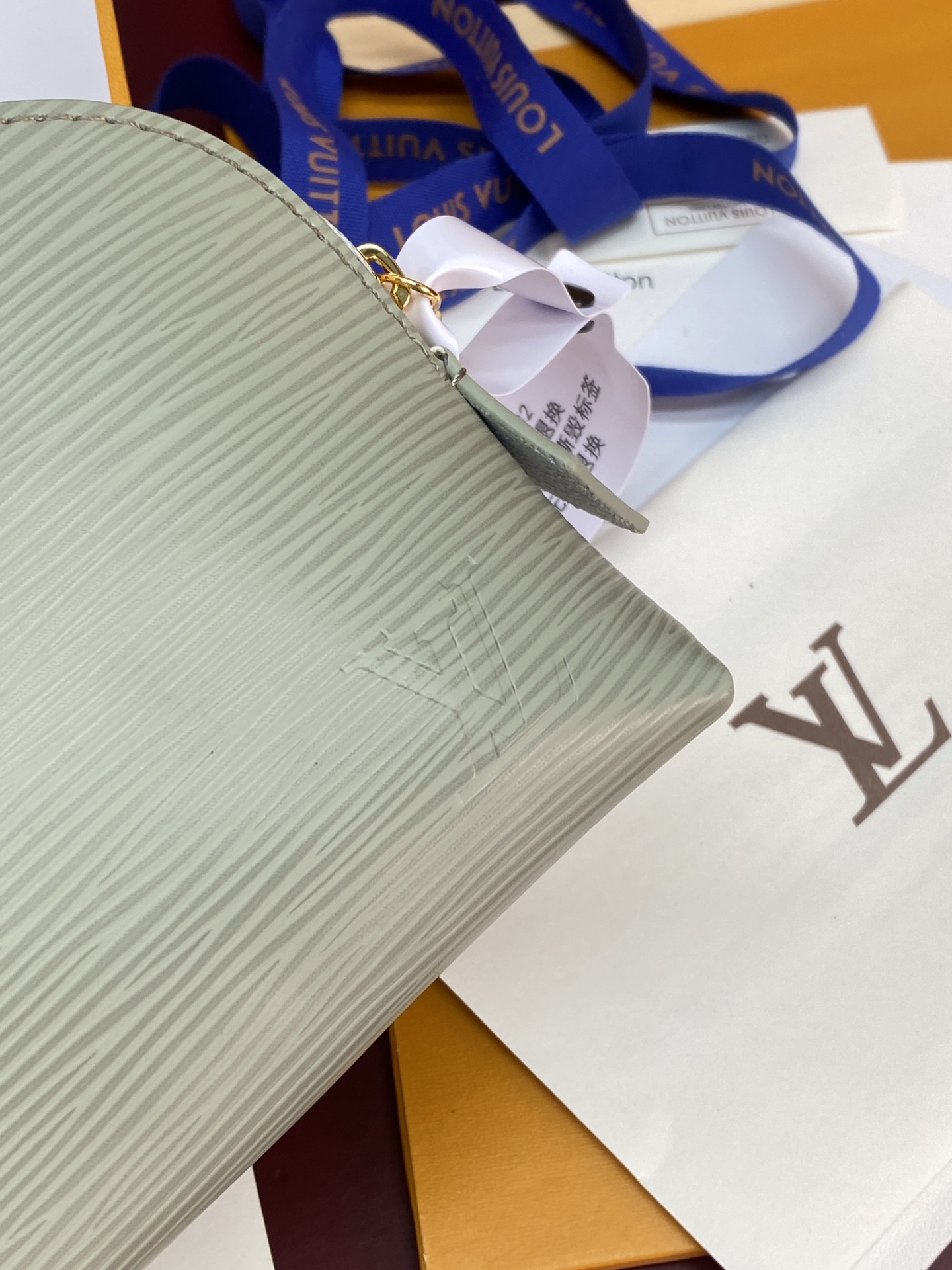 M15198 浅绿色 水波纹化妆包 当季新款 POCHETTE COSMÉTIQUE 小号化妆包 本款 