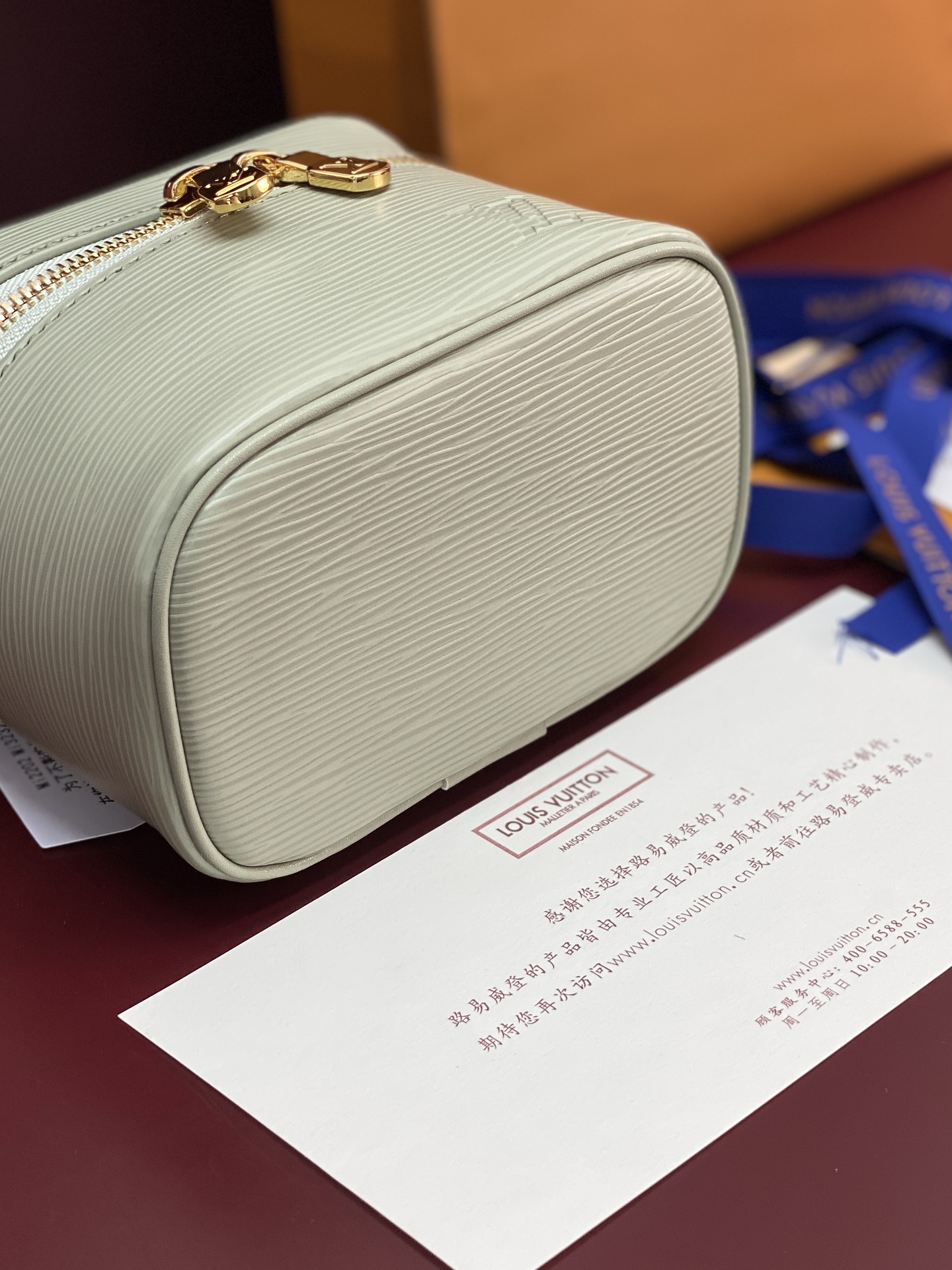 M25855 浅绿色 小号！水波纹化妆包 当季新款 NICE NANO 化妆包 本款 Nice Nano