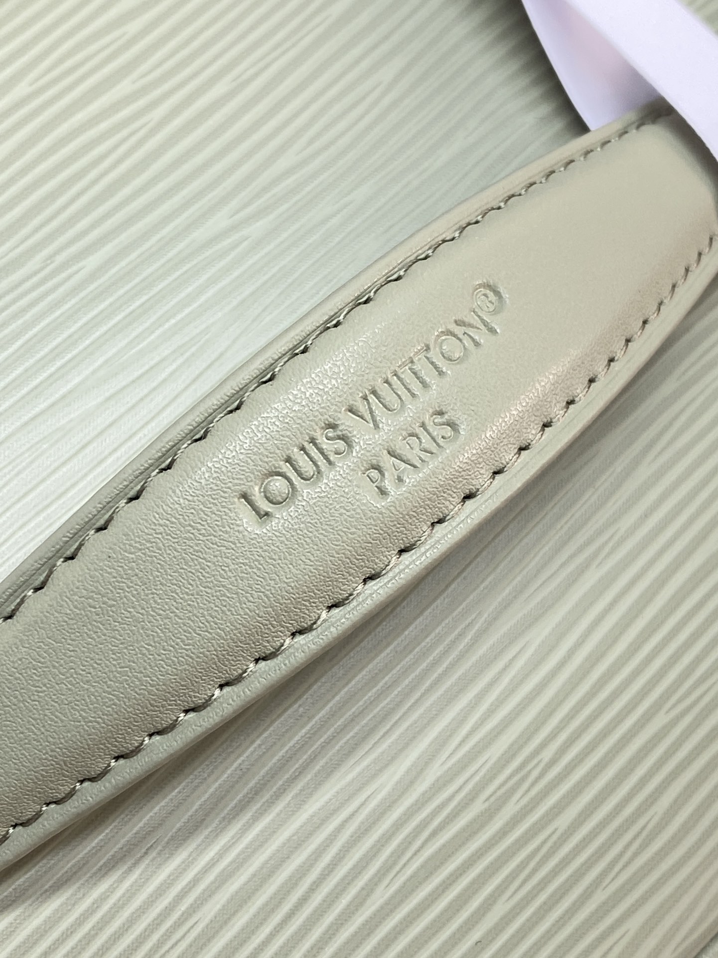 M25856 浅绿色 中号！水波纹化妆包 当季新款 NICE NANO 化妆包 本款 Nice Nano