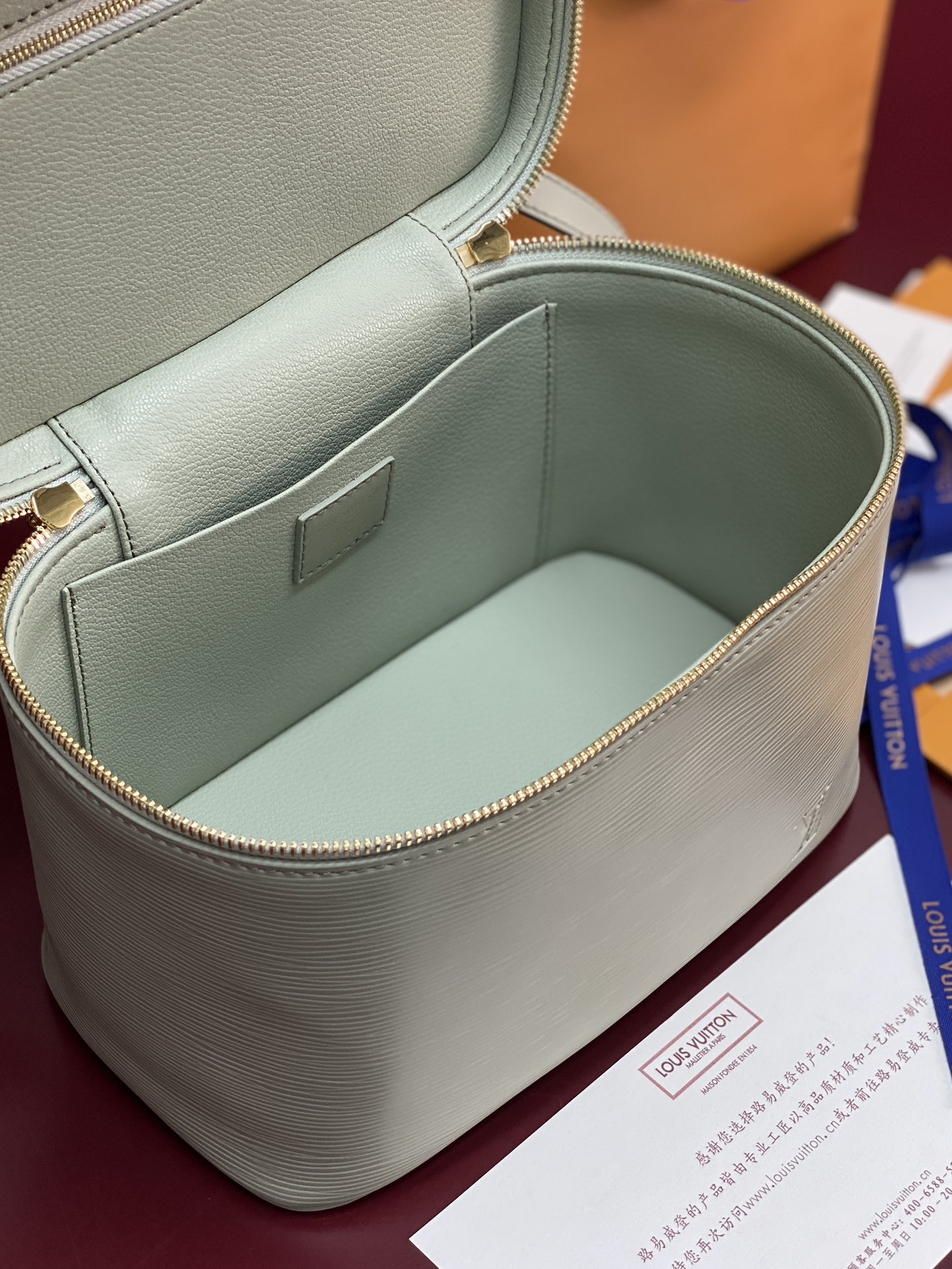 M25857 浅绿色 大号！水波纹化妆包 当季新款 NICE NANO 化妆包 本款 Nice Nano