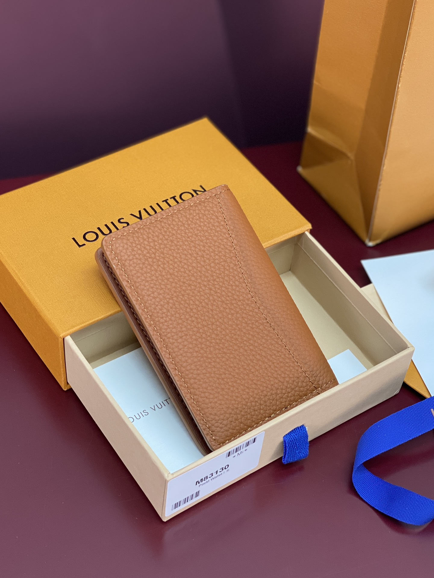 M83130 土黄！凹凸标！Taurillon 卡包！头层牛皮材质、本款口袋钱夹为 Taurillon 