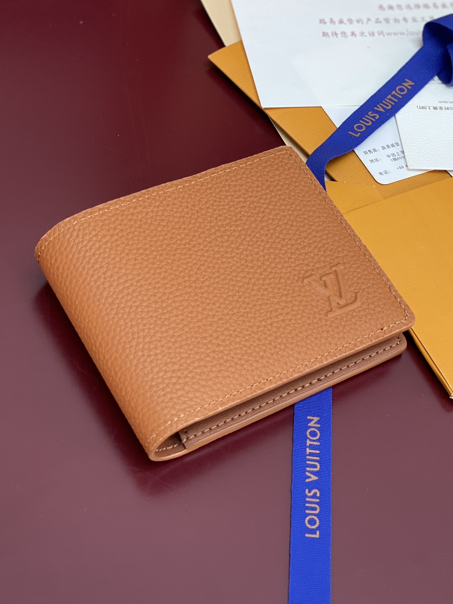 M83128 土黄！凹凸标！Multiple 短夹！头层牛皮制作、钱夹设计清爽简洁，Monogram S