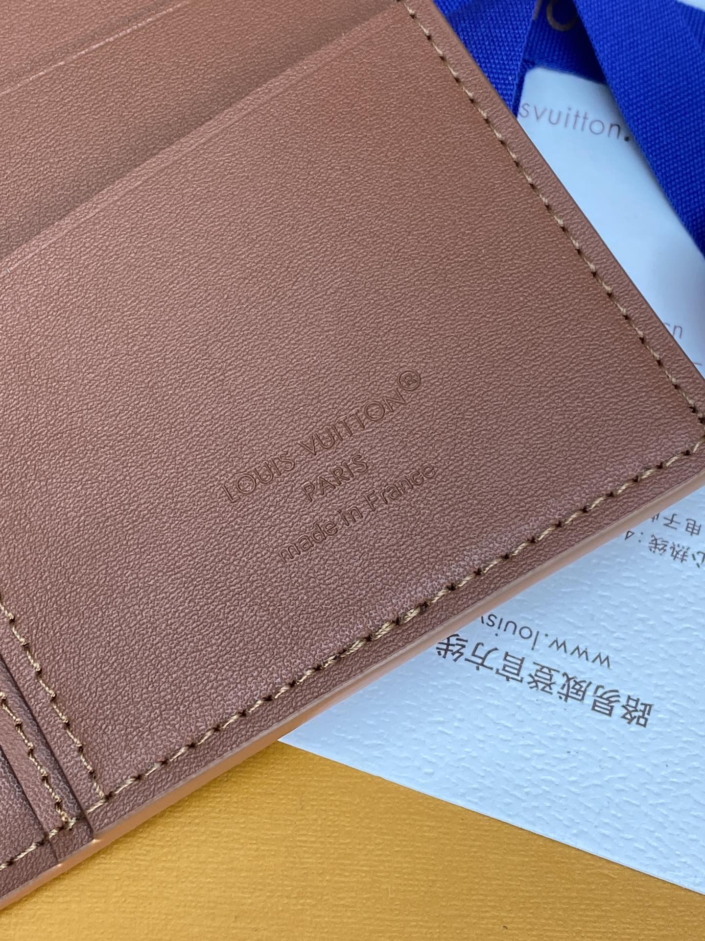 M83126 土黄！凹凸标！Brazza 长夹、头层牛皮制作！黑色Aerogram Brazza 钱夹着