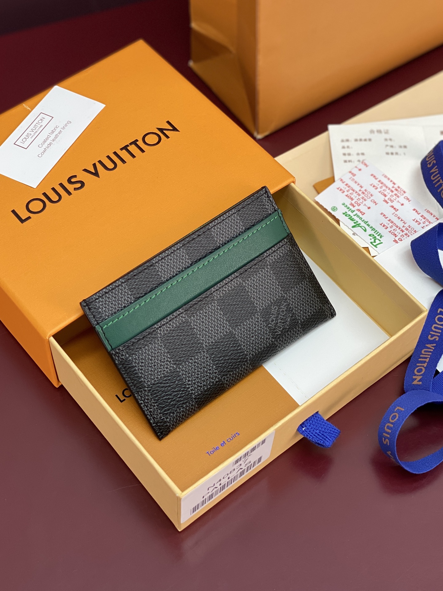 NO:714148,N40837 Born Island Green!  The Neo card holder made of Monogram Macassar canvas is the first choice for carrying important cards. Leather trim makes the classic Louis Vuitton pattern more eye-catching. Detailed features11 x 7 x 0.6 cm,LV wallet,louis vuitton,louis vuitton,wallets19860909N40837婆洲绿！ 以 Monogram Macassar 帆布制成的 Neo 卡包是携带重要卡片的首选.皮革饰边使路易威登经典图案更加抢眼.详细特征11 x 7 x 0.6 厘米,LV钱包,louis vuitton,louis vuitton,wallets,欧美剧