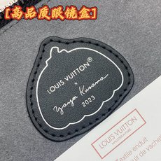 GI0883 南瓜!芯片版🔅 SUNGLASSES POUCH 眼镜盒!眼镜盒取材 Monogram 帆布和牛皮革,令拥 GI0883 南瓜!芯片版🔅 SUNGLASSES POUCH 眼镜盒!眼镜盒取材 Monogram 帆布和牛皮革,令拥