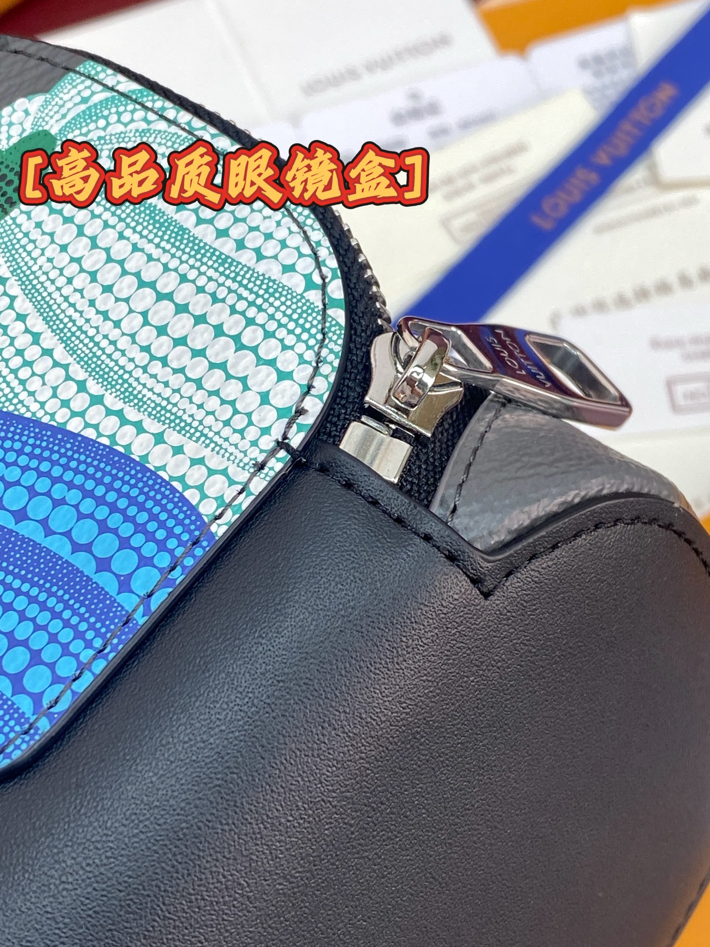 GI0883 南瓜!芯片版🔅 SUNGLASSES POUCH 眼镜盒!眼镜盒取材 Monogram 帆布和牛皮革,令拥 GI0883 南瓜!芯片版🔅 SUNGLASSES POUCH 眼镜盒!眼镜盒取材 Monogram 帆布和牛皮革,令拥