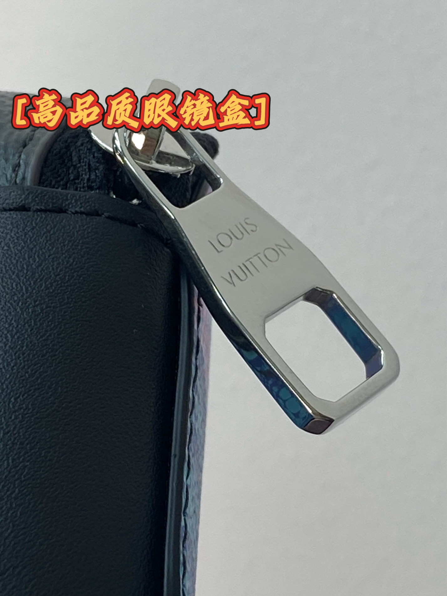 GI0883 南瓜!芯片版🔅 SUNGLASSES POUCH 眼镜盒!眼镜盒取材 Monogram 帆布和牛皮革,令拥 GI0883 南瓜!芯片版🔅 SUNGLASSES POUCH 眼镜盒!眼镜盒取材 Monogram 帆布和牛皮革,令拥