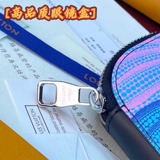 GI0883 南瓜!芯片版🔅 SUNGLASSES POUCH 眼镜盒!眼镜盒取材 Monogram 帆布和牛皮革,令拥 GI0883 南瓜!芯片版🔅 SUNGLASSES POUCH 眼镜盒!眼镜盒取材 Monogram 帆布和牛皮革,令拥