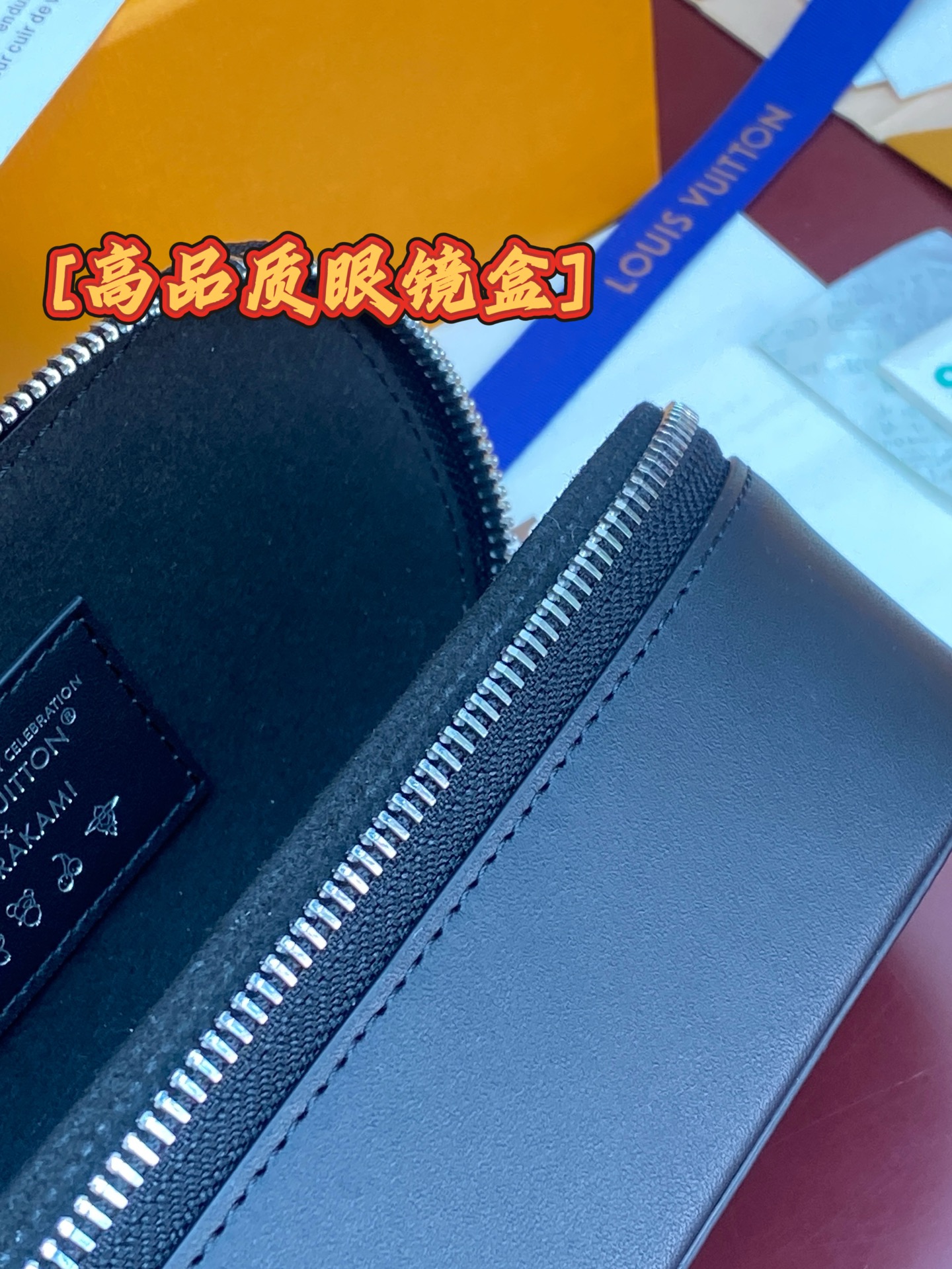 GI1287 黑彩!芯片版🔅 SUNGLASSES POUCH 眼镜盒!眼镜盒取材 Monogram 帆布和牛皮革,令拥 GI1287 黑彩!芯片版🔅 SUNGLASSES POUCH 眼镜盒!眼镜盒取材 Monogram 帆布和牛皮革,令拥