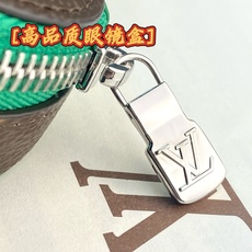 GI1293 高尔夫!芯片版🔅 SUNGLASSES POUCH 眼镜盒!眼镜盒取材 Monogram 帆布和牛皮革,令 GI1293 高尔夫!芯片版🔅 SUNGLASSES POUCH 眼镜盒!眼镜盒取材 Monogram 帆布和牛皮革,令