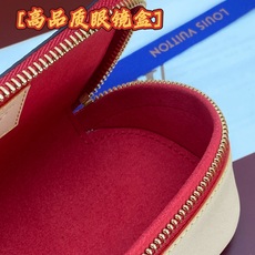 GI1332 樱桃!芯片版🔅 SUNGLASSES POUCH 眼镜盒!眼镜盒取材 Monogram 帆布和牛皮革,令拥 GI1332 樱桃!芯片版🔅 SUNGLASSES POUCH 眼镜盒!眼镜盒取材 Monogram 帆布和牛皮革,令拥