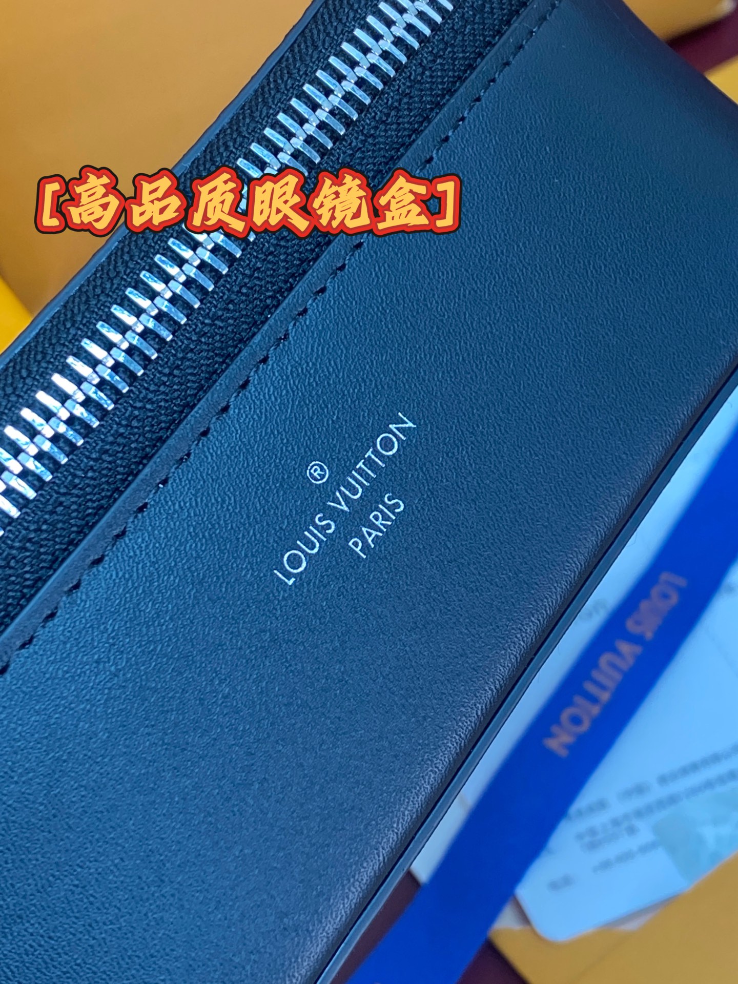 GI0654 黑花!芯片版🔅 SUNGLASSES POUCH 眼镜盒!眼镜盒取材 Monogram 帆布和牛皮革,令拥 GI0654 黑花!芯片版🔅 SUNGLASSES POUCH 眼镜盒!眼镜盒取材 Monogram 帆布和牛皮革,令拥