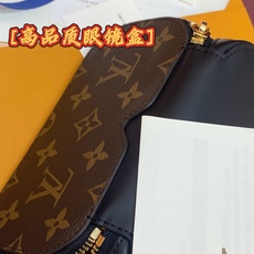 GI0633 老花黄!芯片版🔅 SUNGLASSES POUCH 眼镜盒!眼镜盒取材 Monogram 帆布和牛皮革,令 GI0633 老花黄!芯片版🔅 SUNGLASSES POUCH 眼镜盒!眼镜盒取材 Monogram 帆布和牛皮革,令