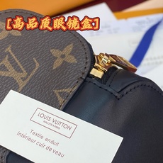 GI0633 老花黄!芯片版🔅 SUNGLASSES POUCH 眼镜盒!眼镜盒取材 Monogram 帆布和牛皮革,令 GI0633 老花黄!芯片版🔅 SUNGLASSES POUCH 眼镜盒!眼镜盒取材 Monogram 帆布和牛皮革,令