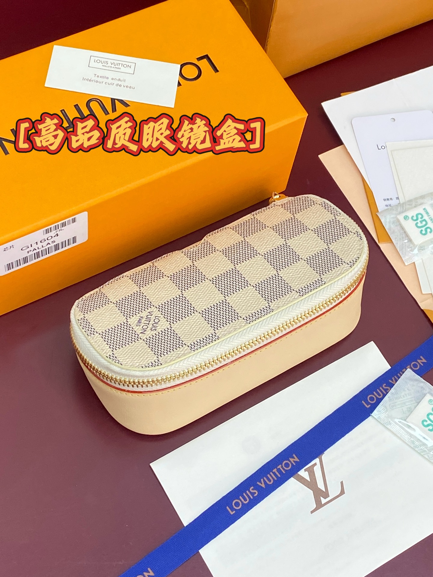 NO:920038,GI1604 White grid!  Chip version of SUNGLASSES OUCH glasses case!  The glasses case is made of Monogram canvas and cowhide leather, allowing large glasses with delicate frames to travel safely. The Louis Vuitton logo is designed to attract the attention of brand fans. 17 x 8.5 x 6.5 cm (length x height x width).,LV wallet,louis vuitton,louis vuitton,wallets,cowhide19860909GI1604 白格！芯片版 SUNGLASSES OUCH 眼镜盒！眼镜盒取材 Monogram 帆布和牛皮革,令拥有精致框架的大号眼镜稳妥随行.路易威登标识旨在吸引品牌拥趸目光. 17 x 8.5 x 6.5 厘米 (长度 x 高 x 宽).,LV钱包,louis vuitton,louis vuitton,wallets,cowhide,欧美剧