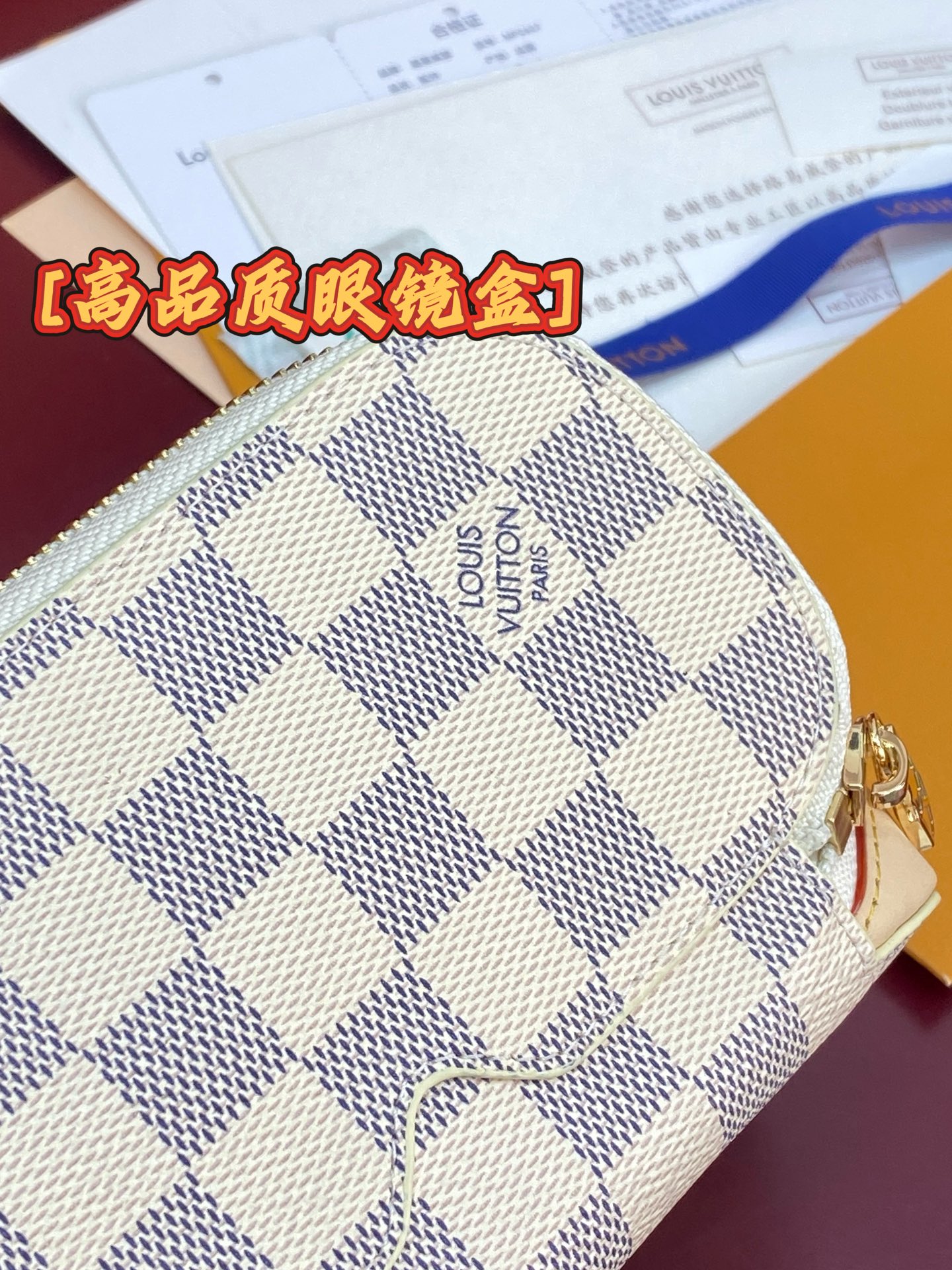 GI1604 白格!芯片版🔅 SUNGLASSES POUCH 眼镜盒!眼镜盒取材 Monogram 帆布和牛皮革,令拥 GI1604 白格!芯片版🔅 SUNGLASSES POUCH 眼镜盒!眼镜盒取材 Monogram 帆布和牛皮革,令拥