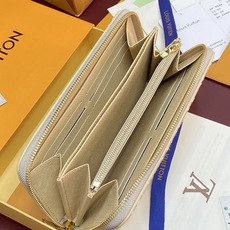 M29575 提花米色!芯片版!LOUIS VUITTON Zippy 经典老花满印 提花面料 钱包 此款风格硬朗、极为 M29575 提花米色!芯片版!LOUIS VUITTON Zippy 经典老花满印 提花面料 钱包 此款风格硬朗、极为