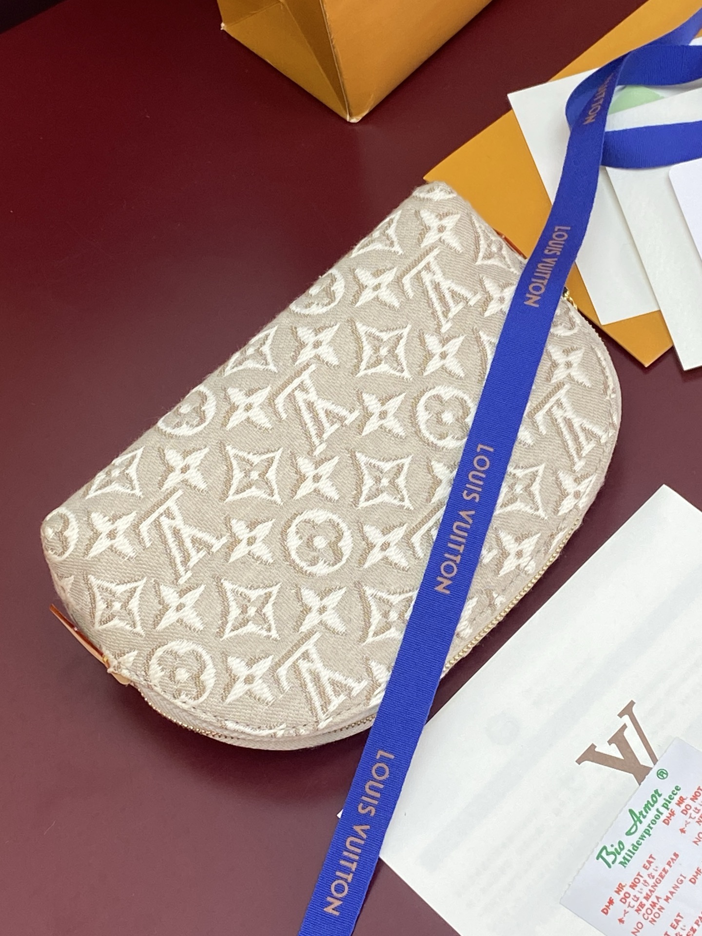 M2A419 提花米色！芯片版！化妆包！LOUIS VUITTON Monogram 130 POCHETTE COSM