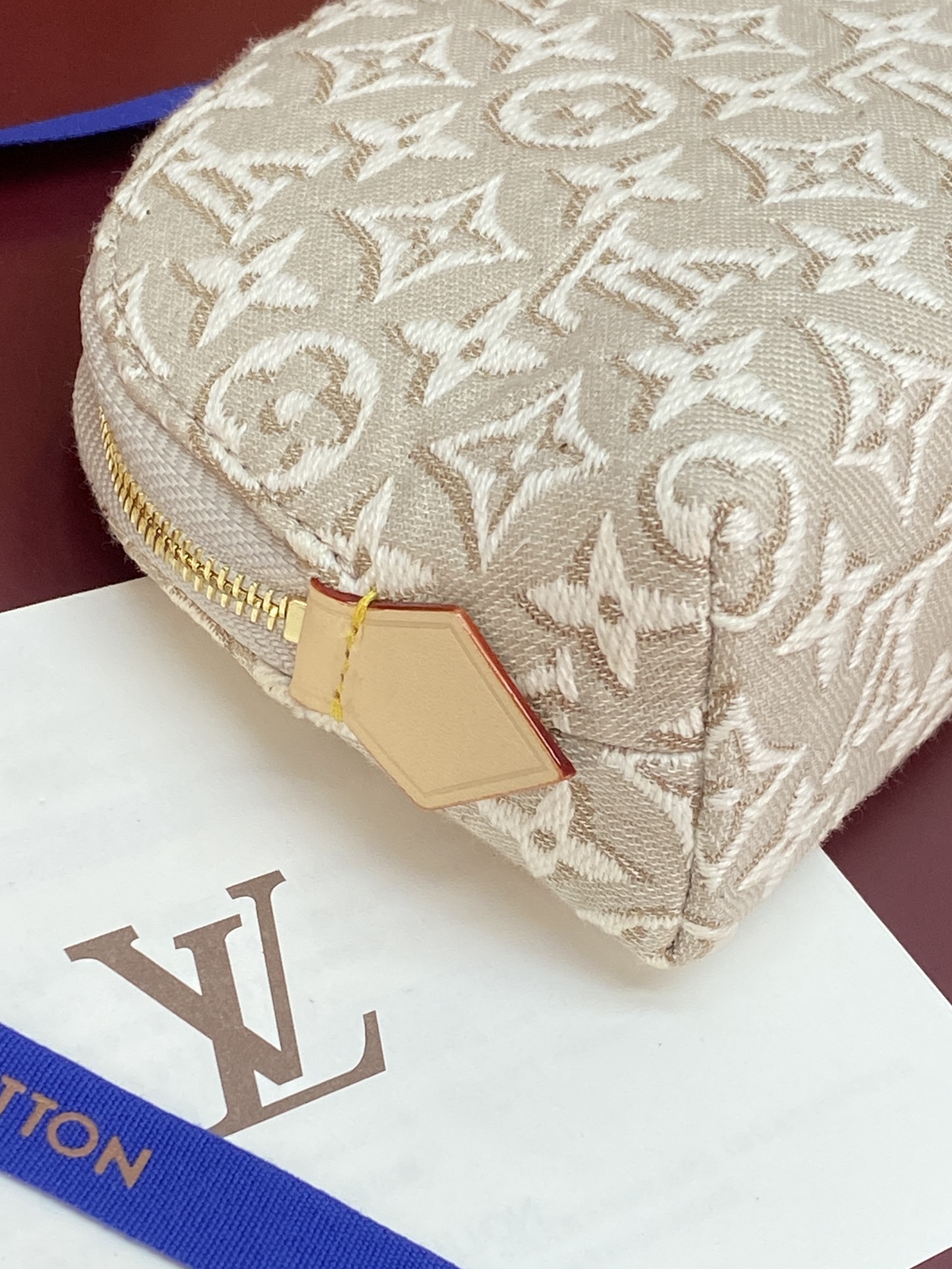 M2A419 提花米色！芯片版！化妆包！LOUIS VUITTON Monogram 130 POCHETTE COSM