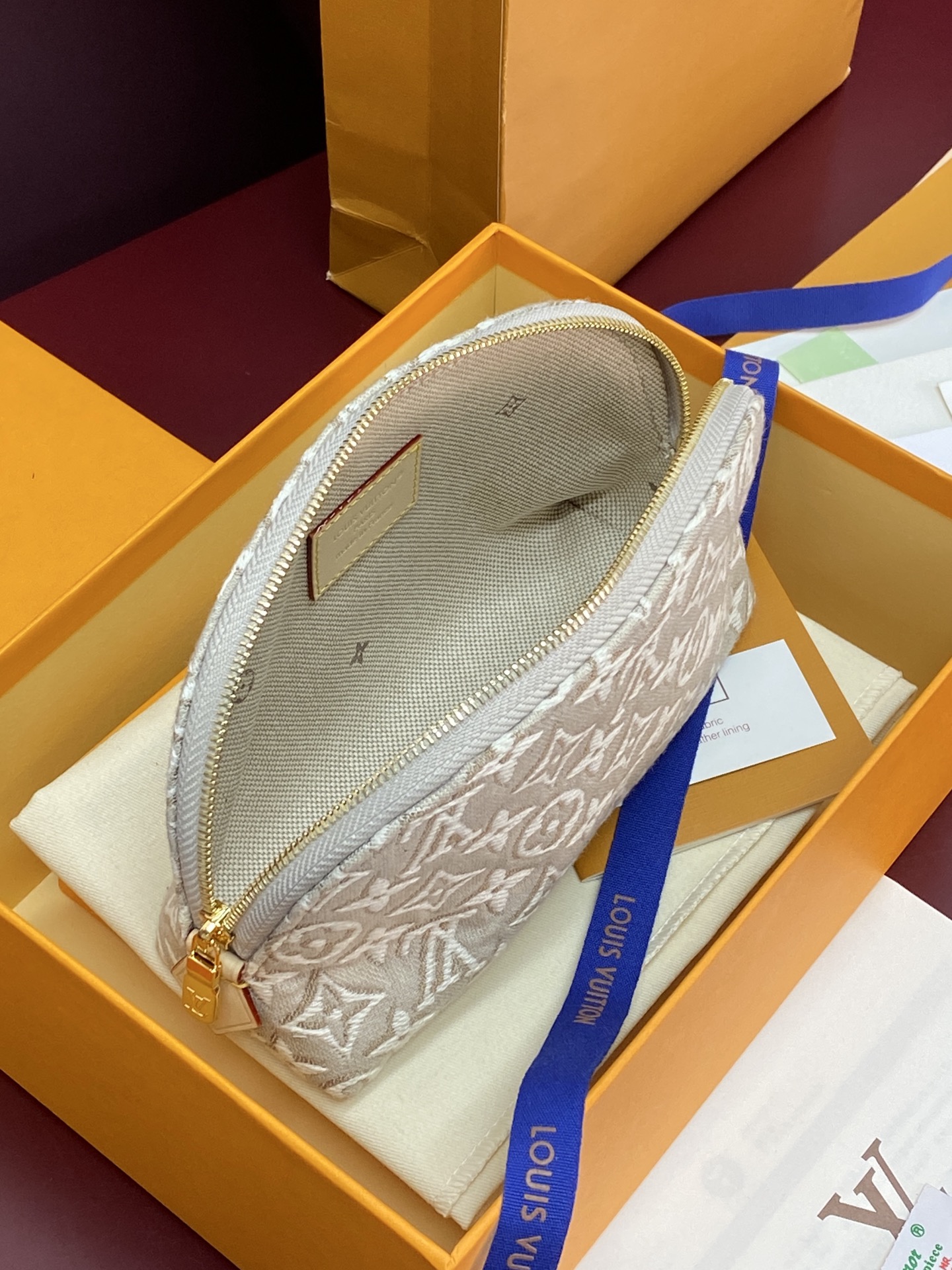 M2A419 提花米色！芯片版！化妆包！LOUIS VUITTON Monogram 130 POCHETTE COSM
