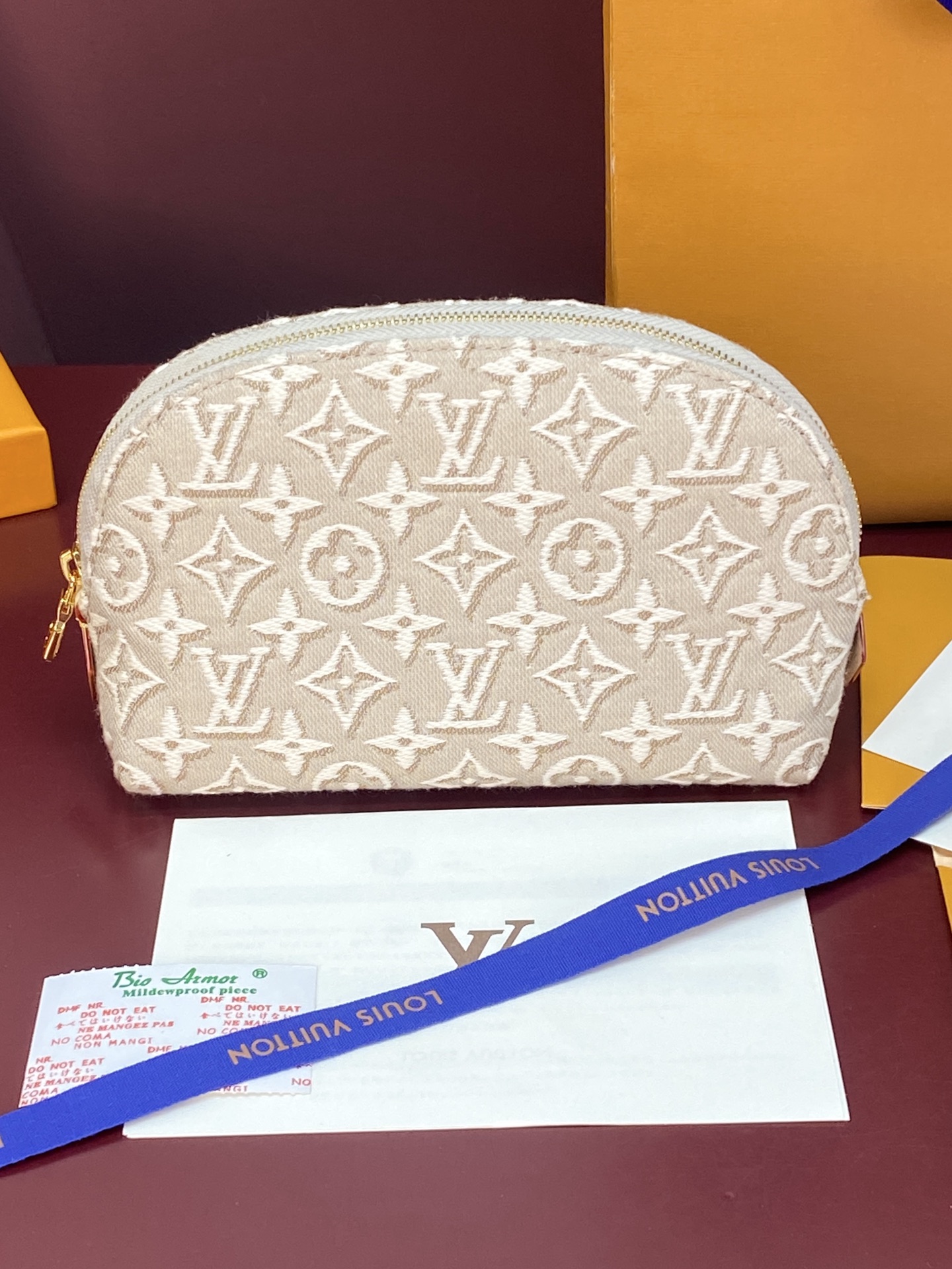 M2A419 提花米色！芯片版！化妆包！LOUIS VUITTON Monogram 130 POCHETTE COSM