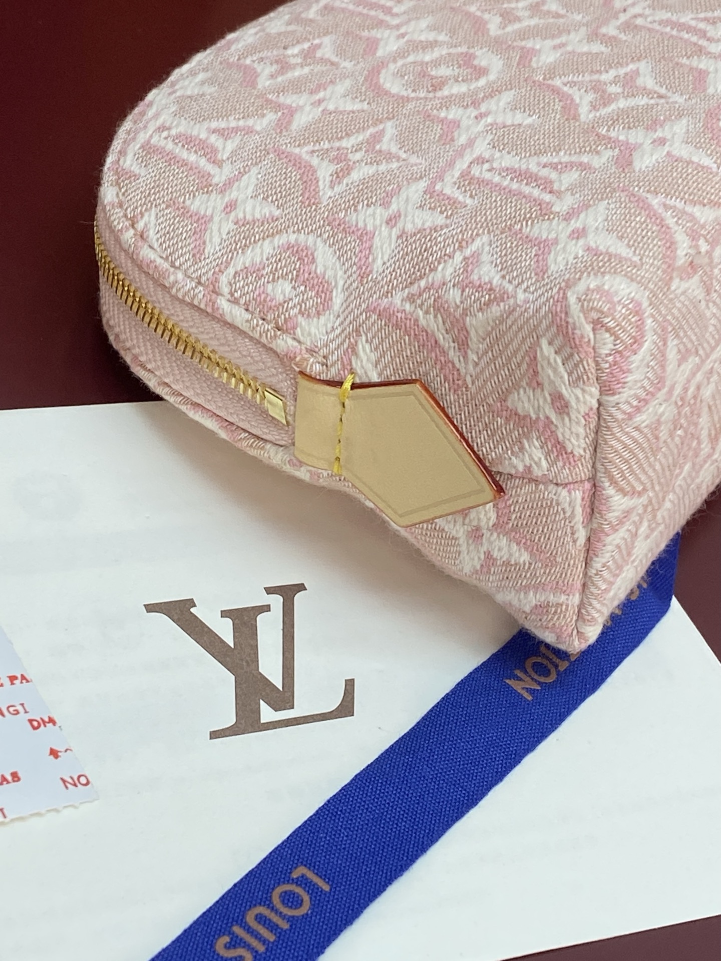 M2A419 提花粉色!芯片版!化妆包!LOUIS VUITTON Monogram 130 POCHETTE COSM M2A419 提花粉色!芯片版!化妆包!LOUIS VUITTON Monogram 130 POCHETTE COSM