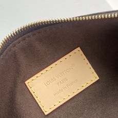 M25703 芯片版!POCHETTE PAPILLON 手袋、翻阅路易威登的典藏档案,探寻 Pochette Papi M25703 芯片版!POCHETTE PAPILLON 手袋、翻阅路易威登的典藏档案,探寻 Pochette Papi