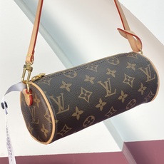 M25703 芯片版!POCHETTE PAPILLON 手袋、翻阅路易威登的典藏档案,探寻 Pochette Papi M25703 芯片版!POCHETTE PAPILLON 手袋、翻阅路易威登的典藏档案,探寻 Pochette Papi